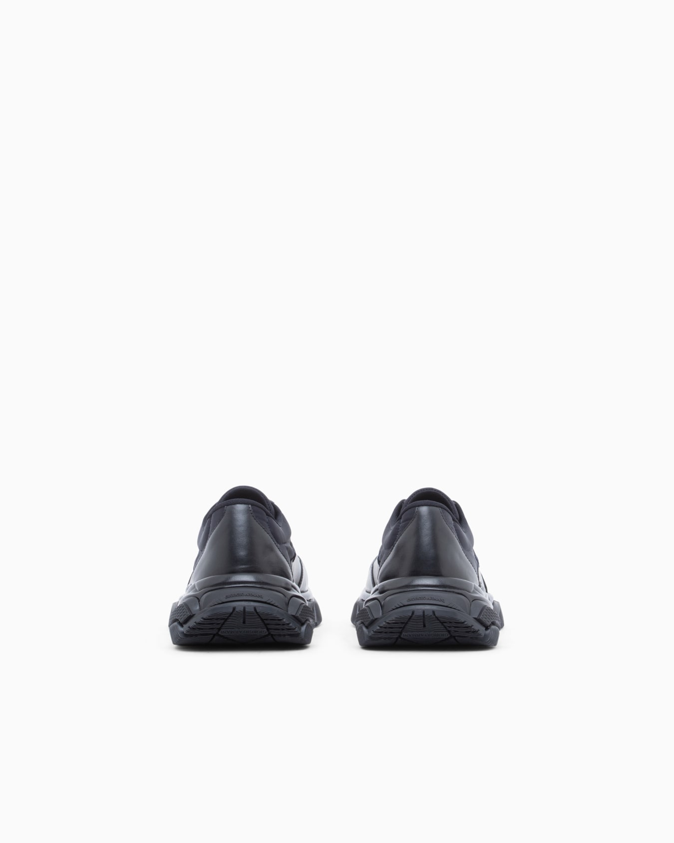 Sneaker in nylon and leather with rubber sole Slide 3