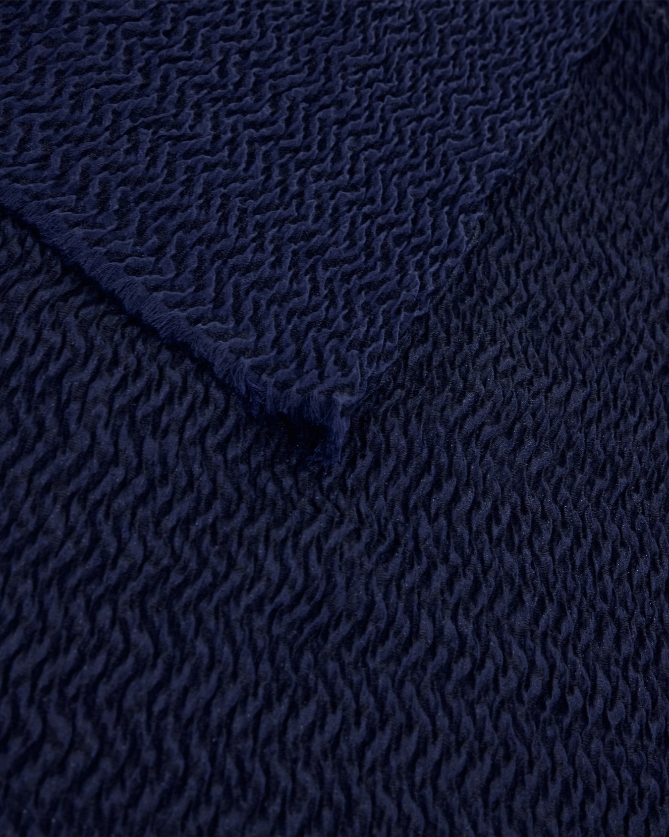 Stole in silk-blend jacquard with round logo Slide 1