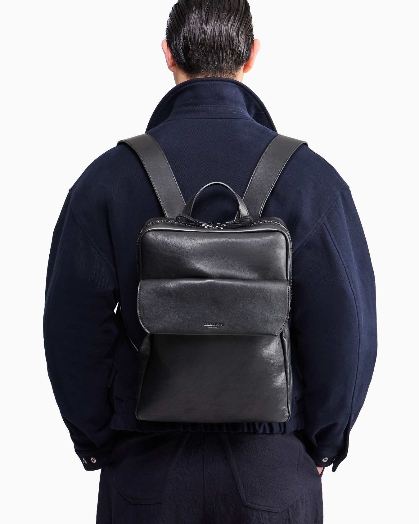 Backpack in leather Slide 5