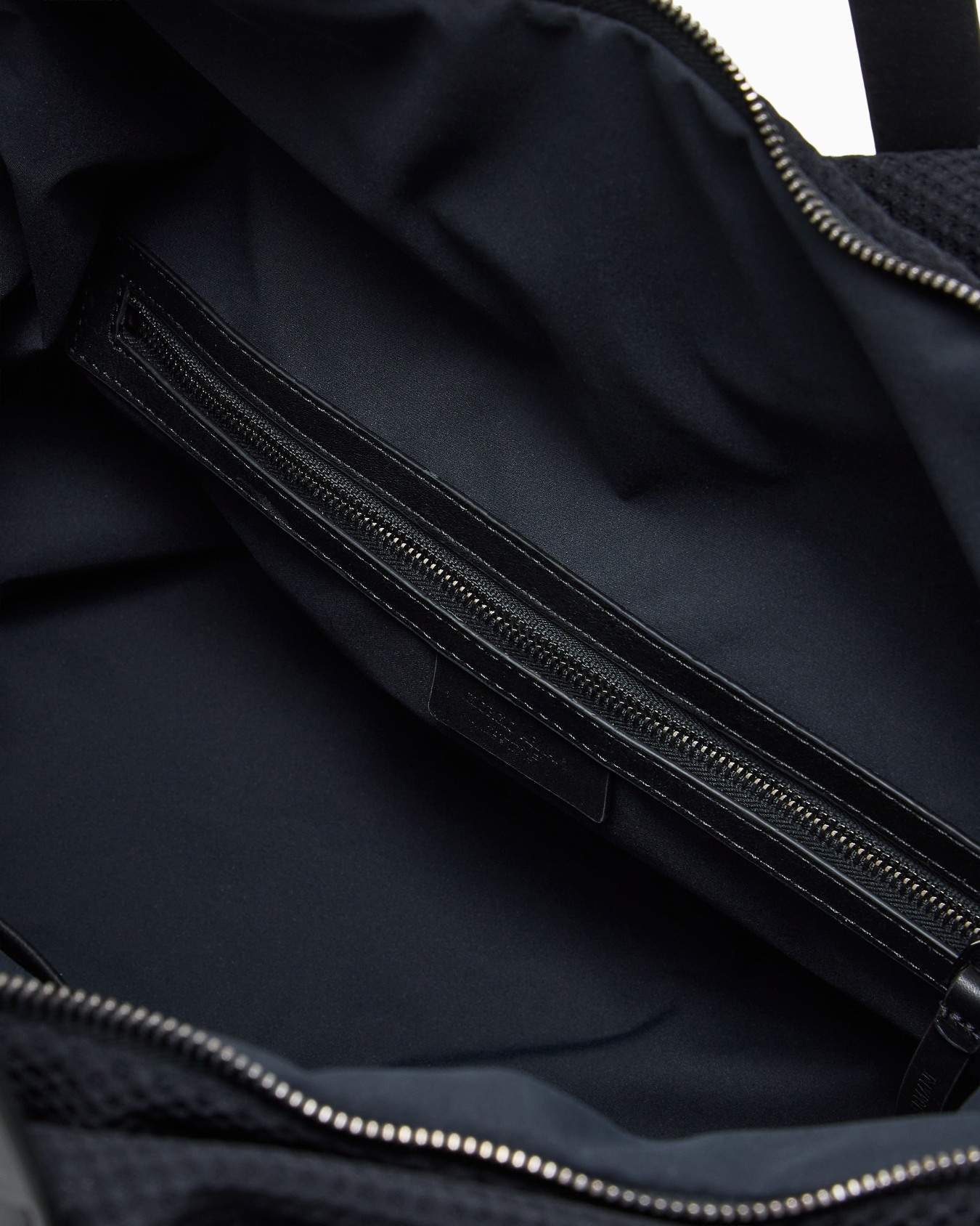 Holdall Weekender in mesh and leather Slide 3
