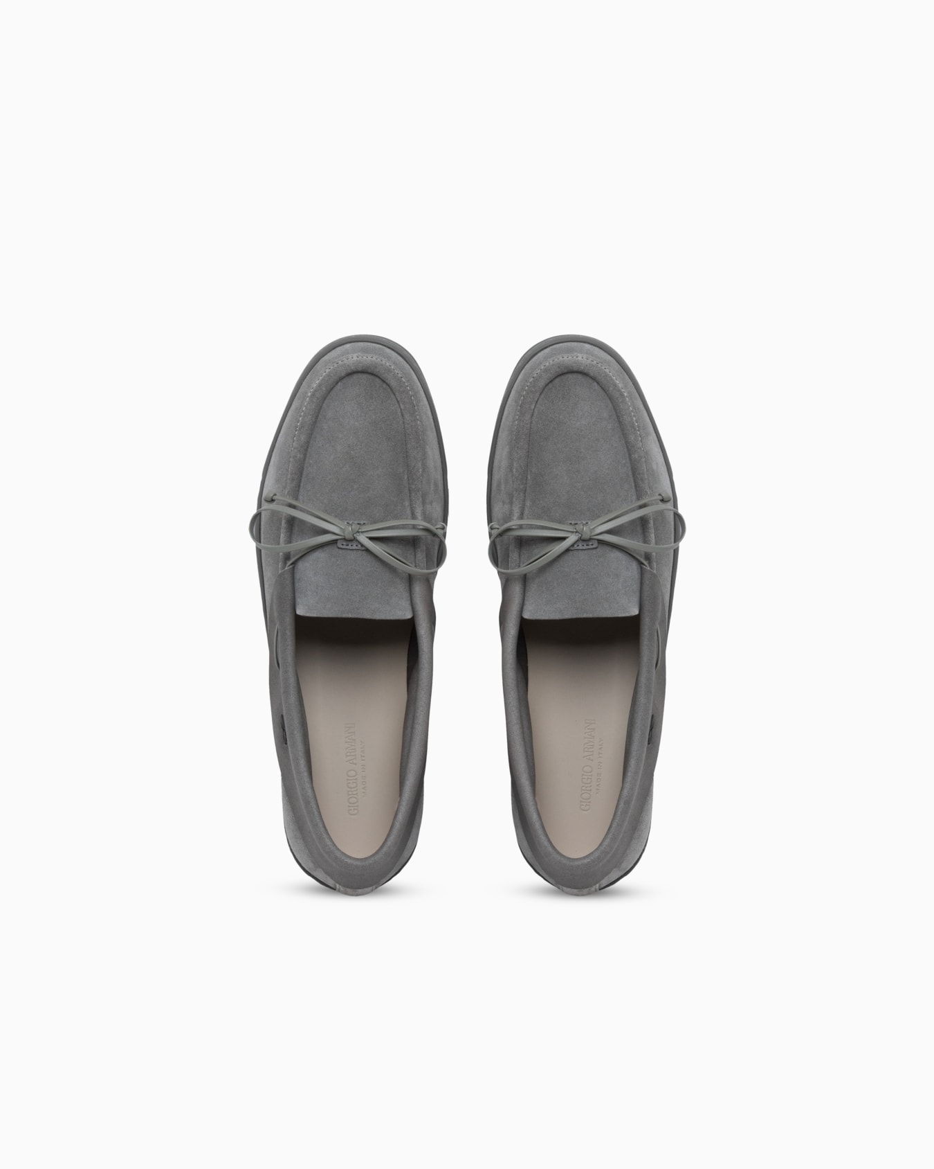 Loafer aus Wildleder mit robuster Gummisohle Folie 2