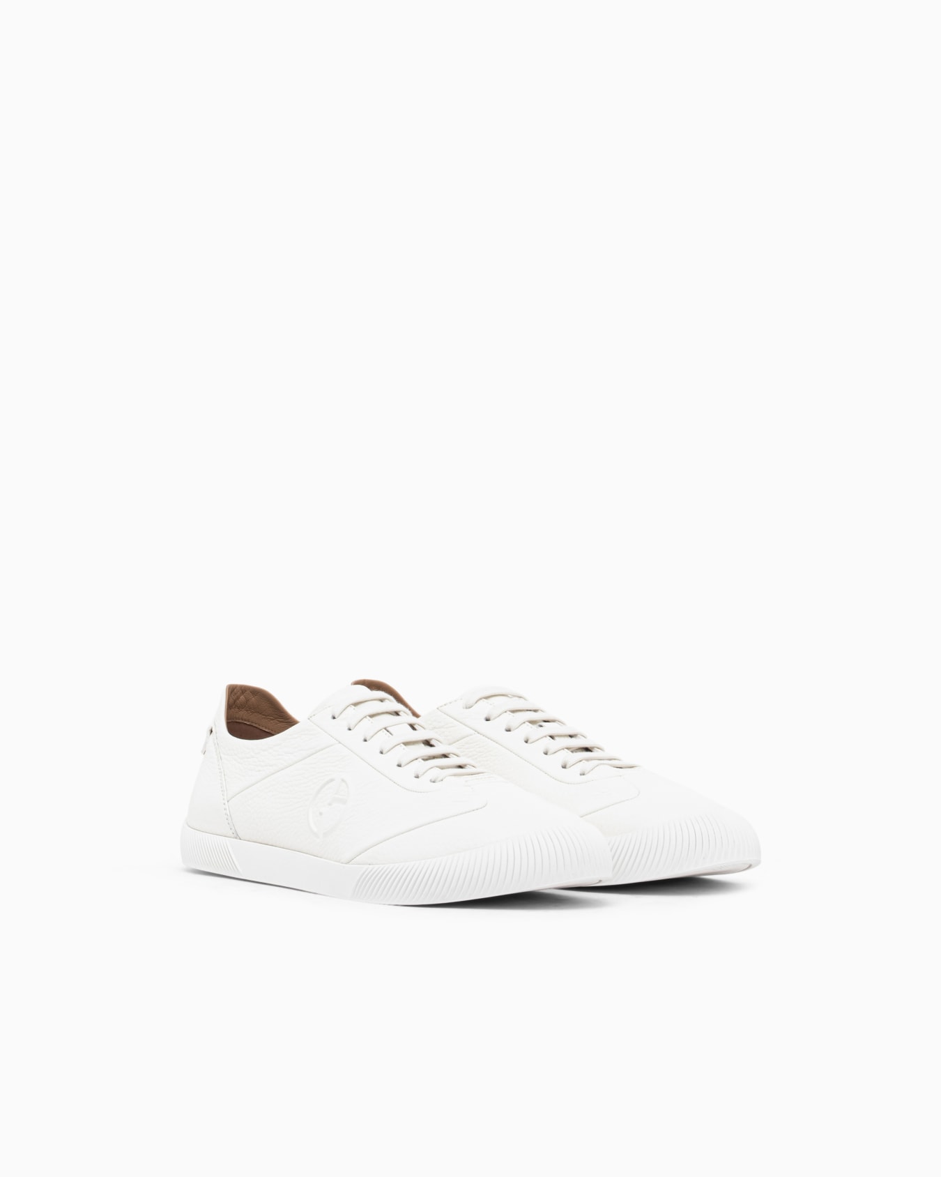 Sneaker in leather with a rubber sole Slide 1