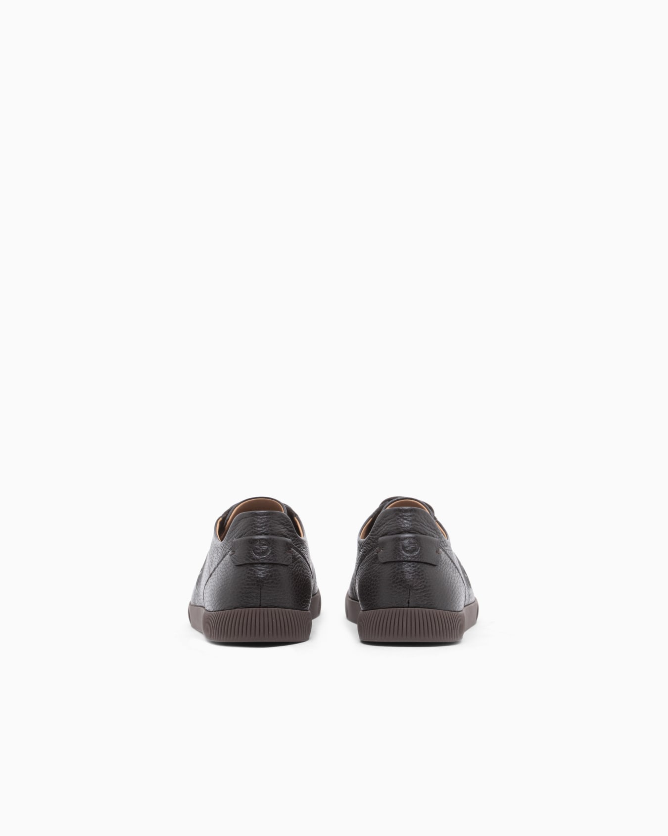 Sneaker in leather with a rubber sole Slide 3