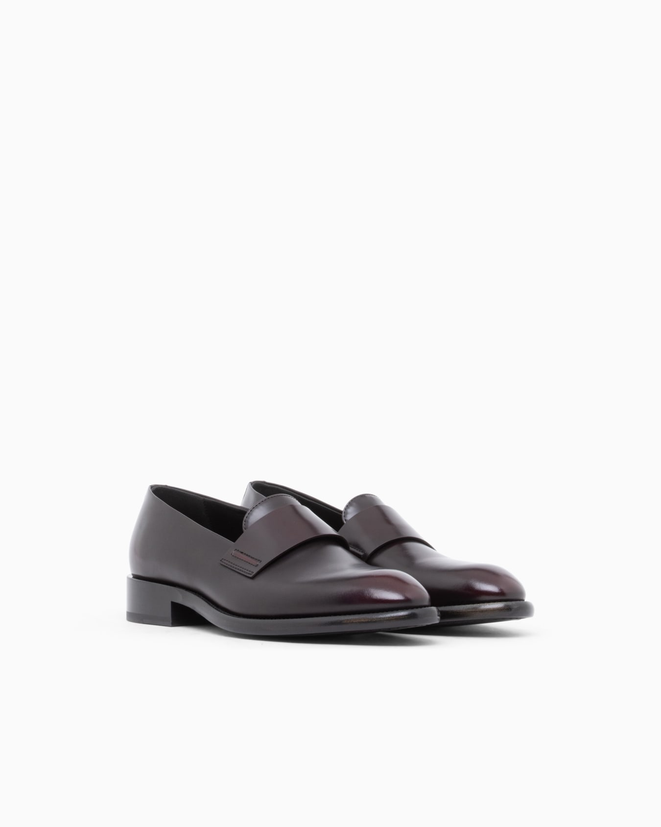 Mocassins en cuir brossé à bout rond et bandeau Diapositive 1
