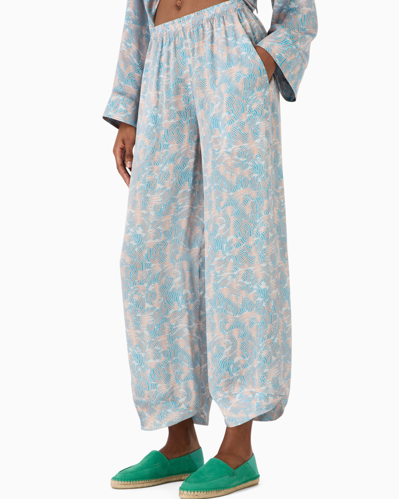 Wide printed silk trousers Slide 2