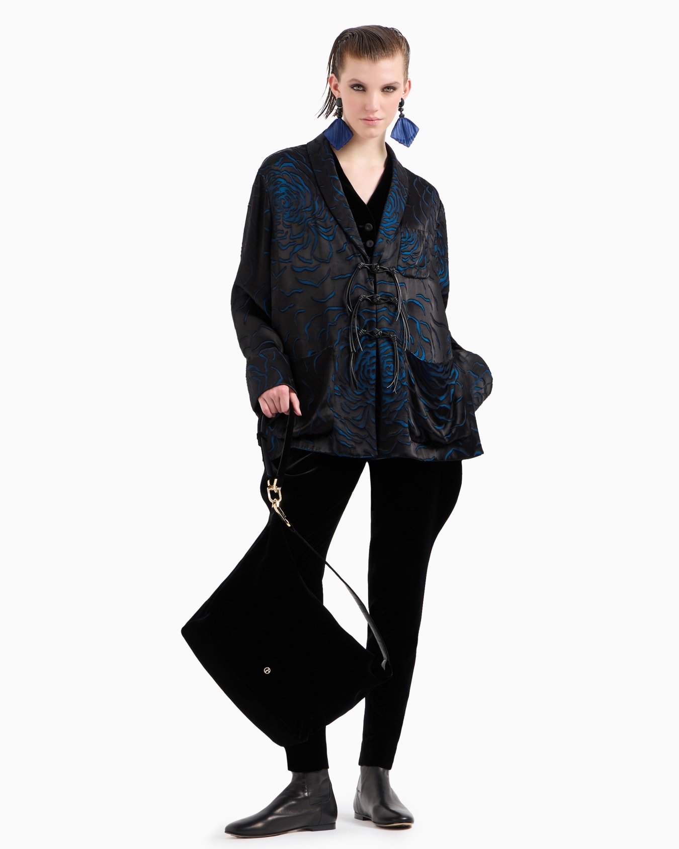 Viscose and silk devoré pea coat jacket Slide 3