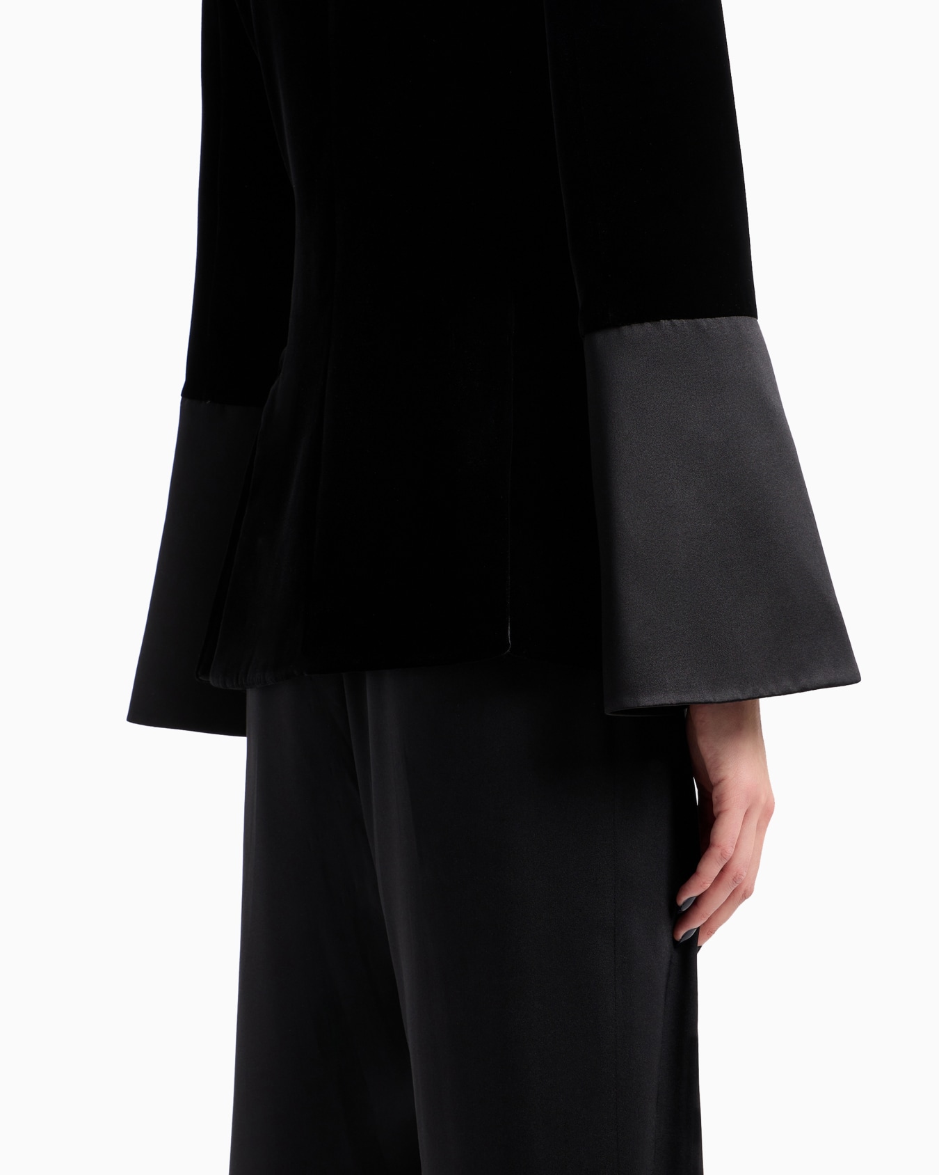 Einreihiges Sakko aus Samt und Seide Folie 4