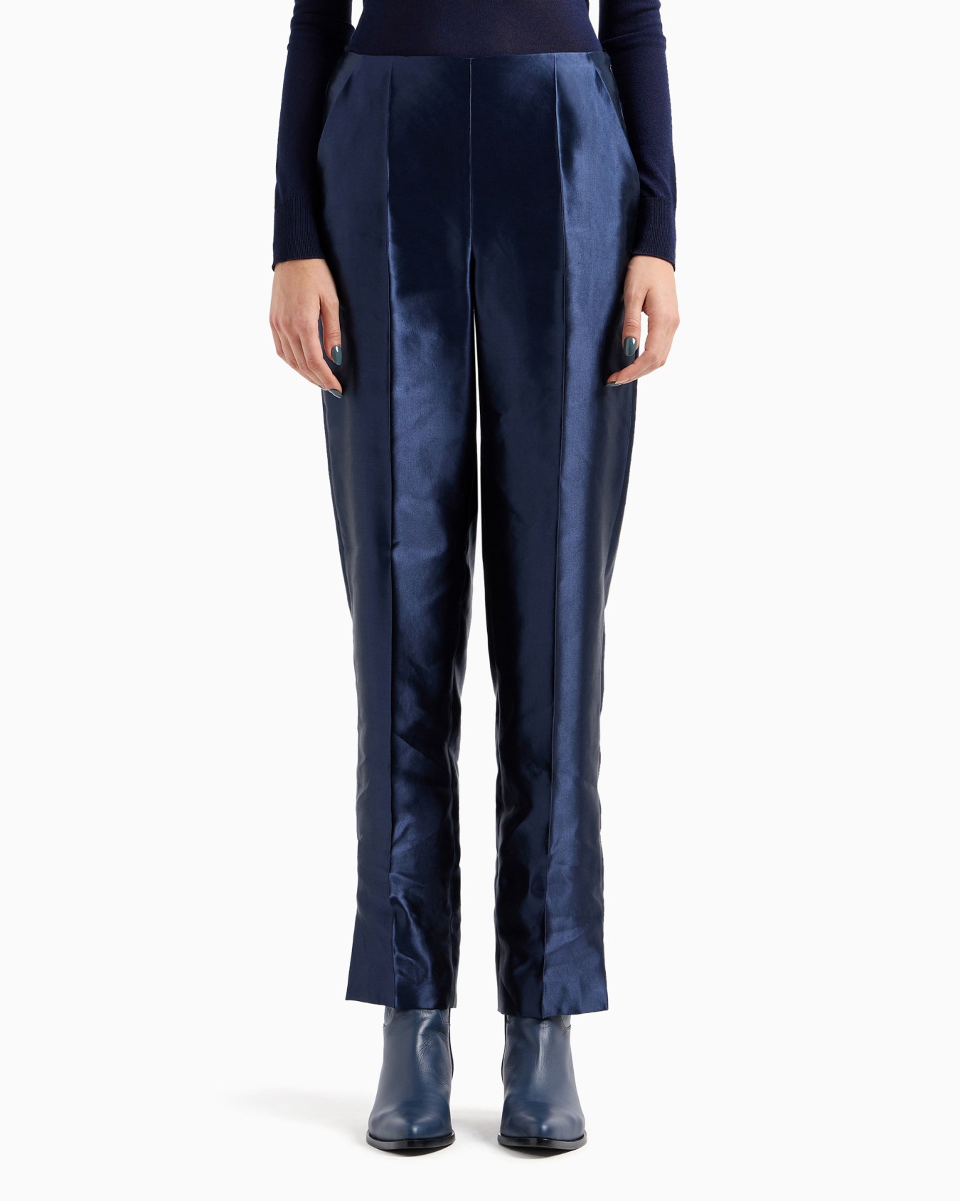 Enzyme-treated linen and silk trousers Slide 2