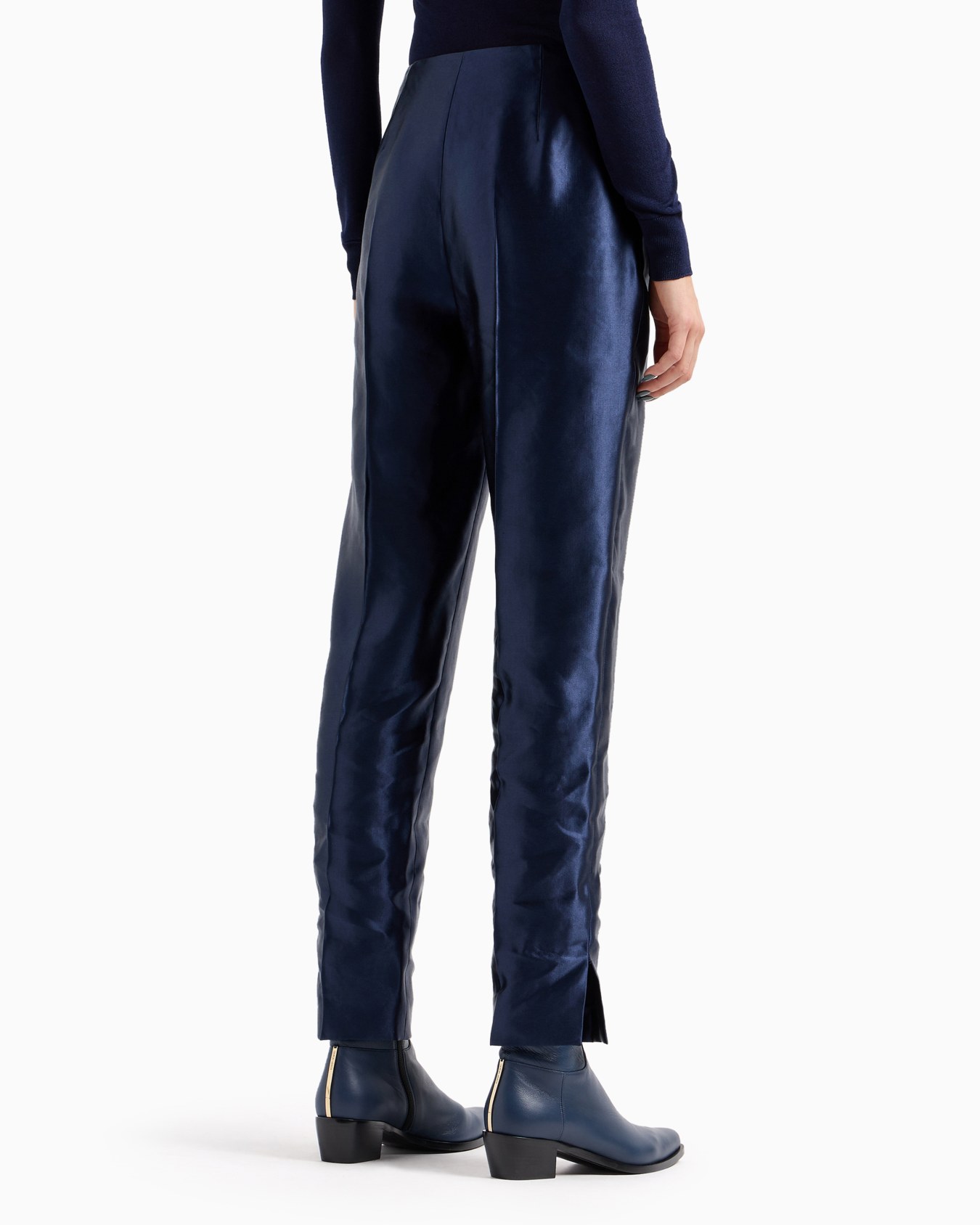 Enzyme-treated linen and silk trousers Slide 3