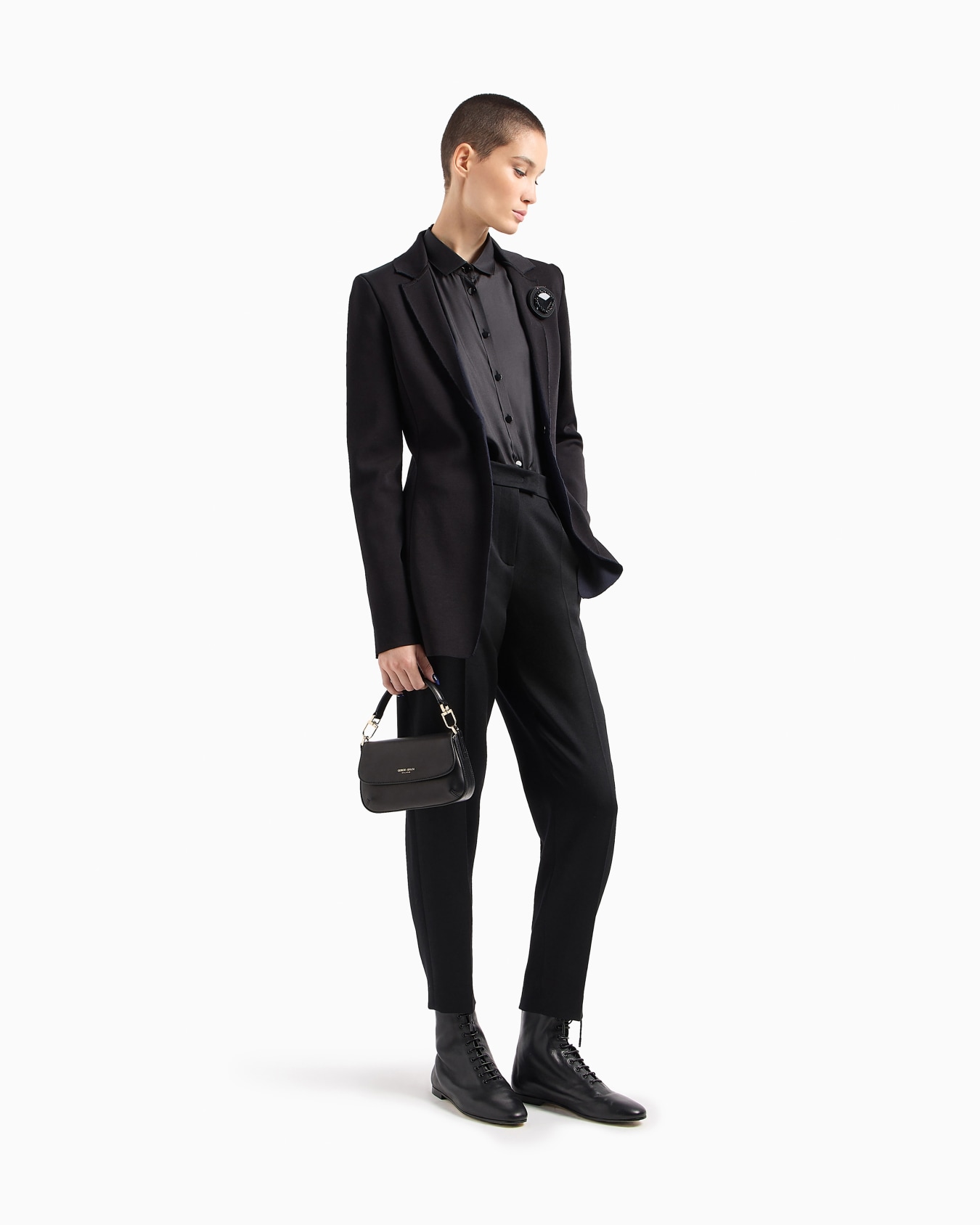 Straight trousers in virgin wool Slide 2