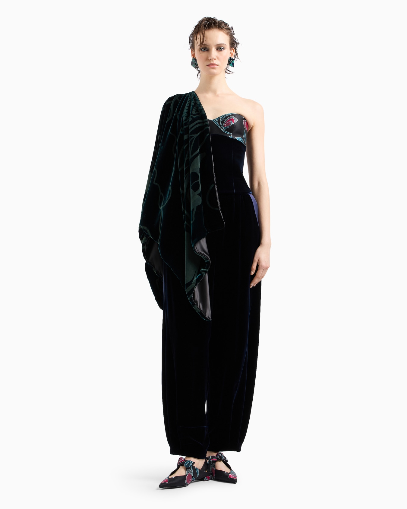 Gerade geschnittene Hose aus Samt Folie 3