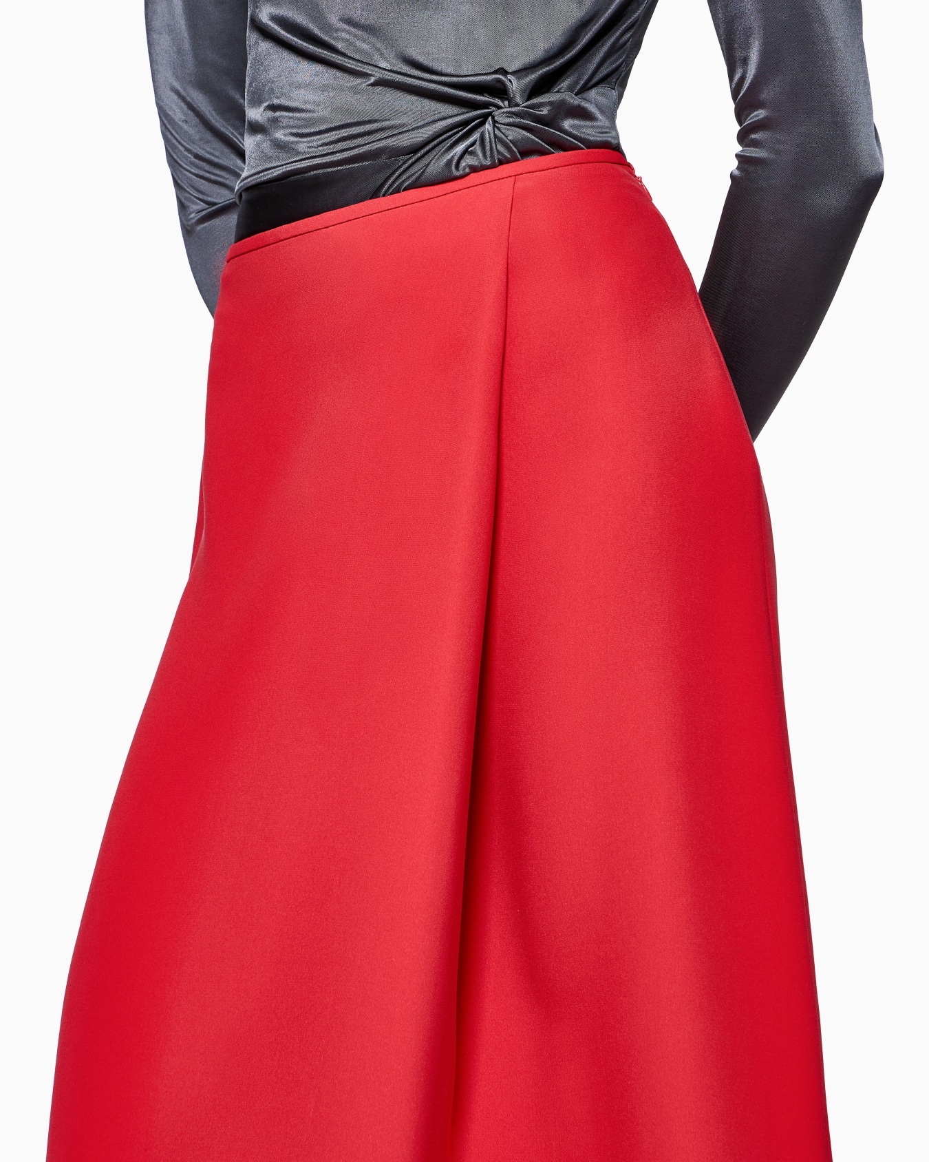 Gonna longuette asimmetrica in crepe di seta Slide 4