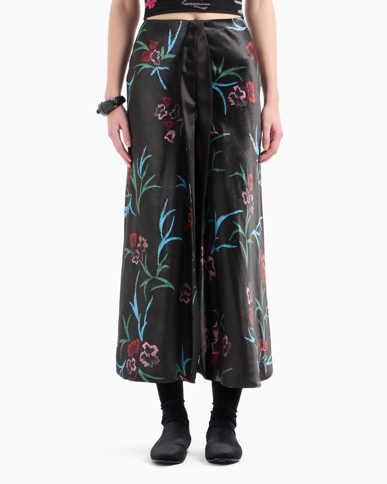 Silk and linen midi skirt in a floral print Slide 1