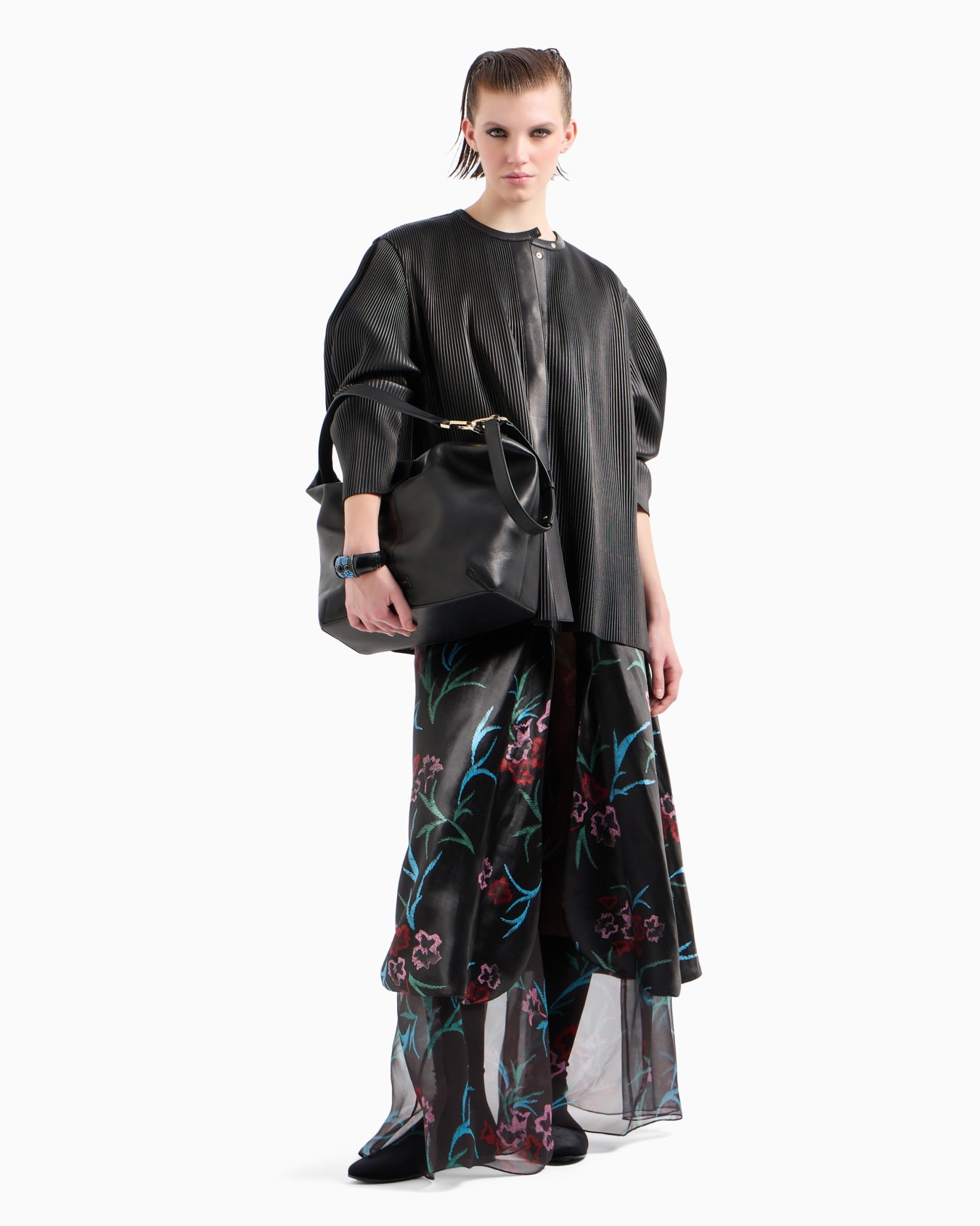 Silk and linen midi skirt in a floral print Slide 3