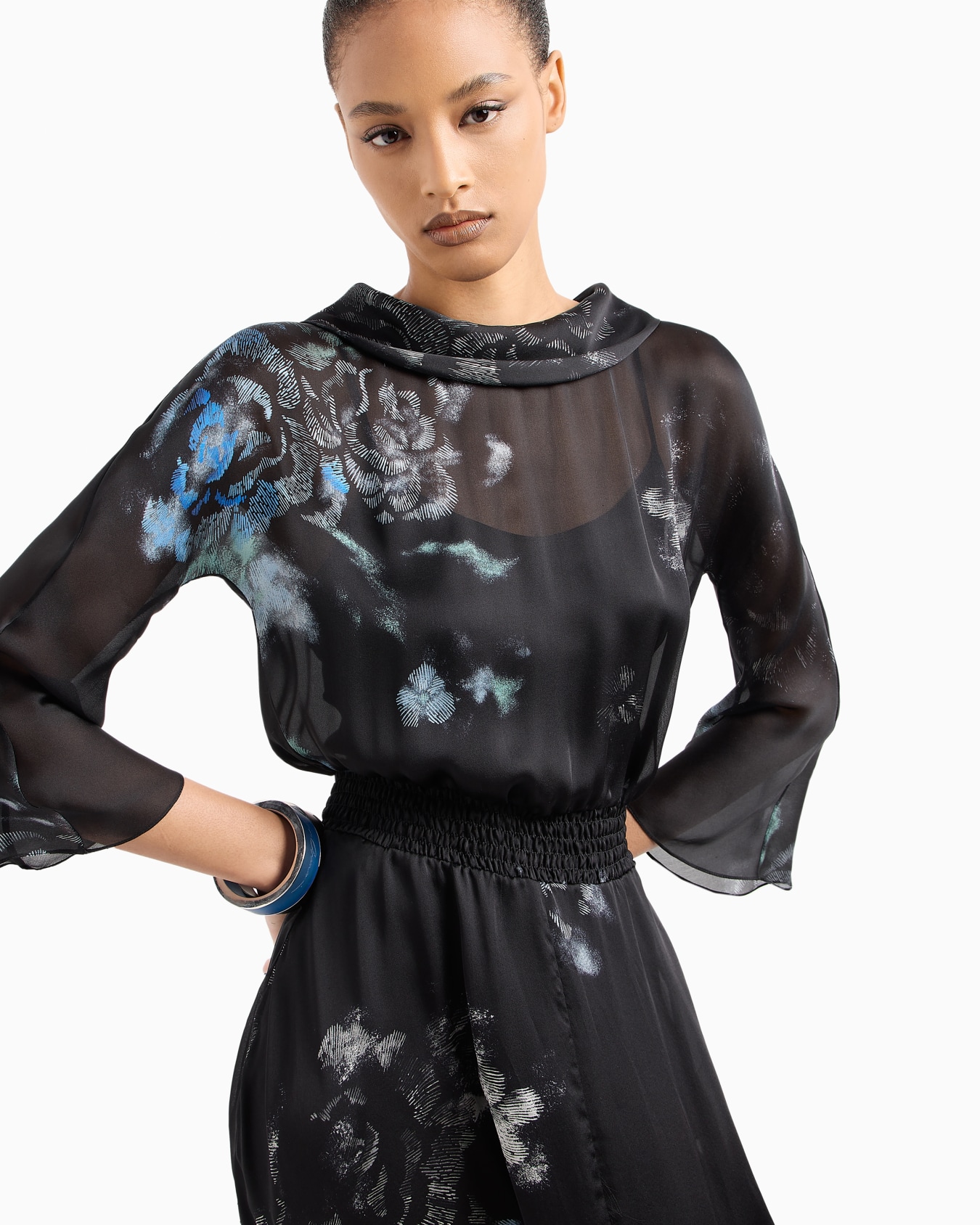 Silk charmeuse long dress in a floral print Slide 6