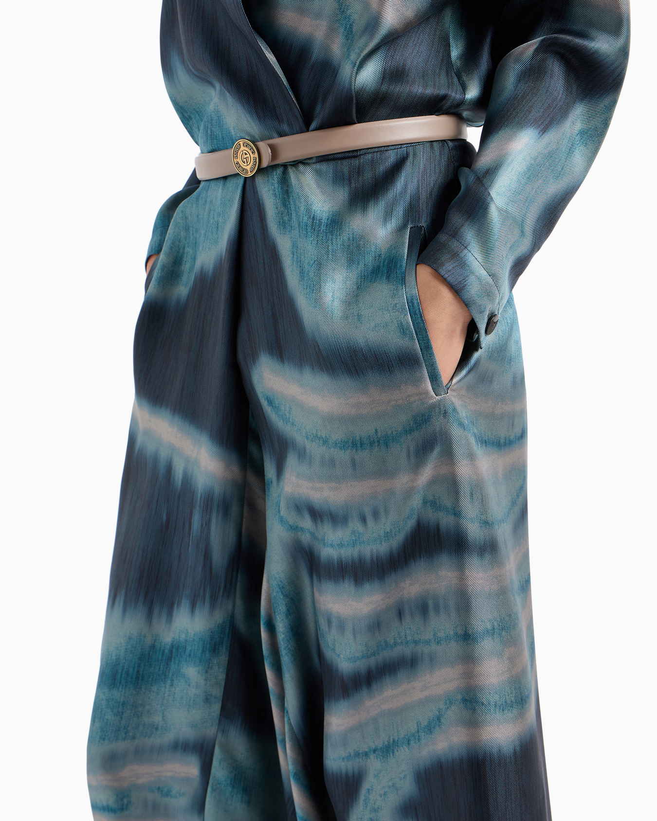 Vestido largo en raso doble de seda Diapositiva 6