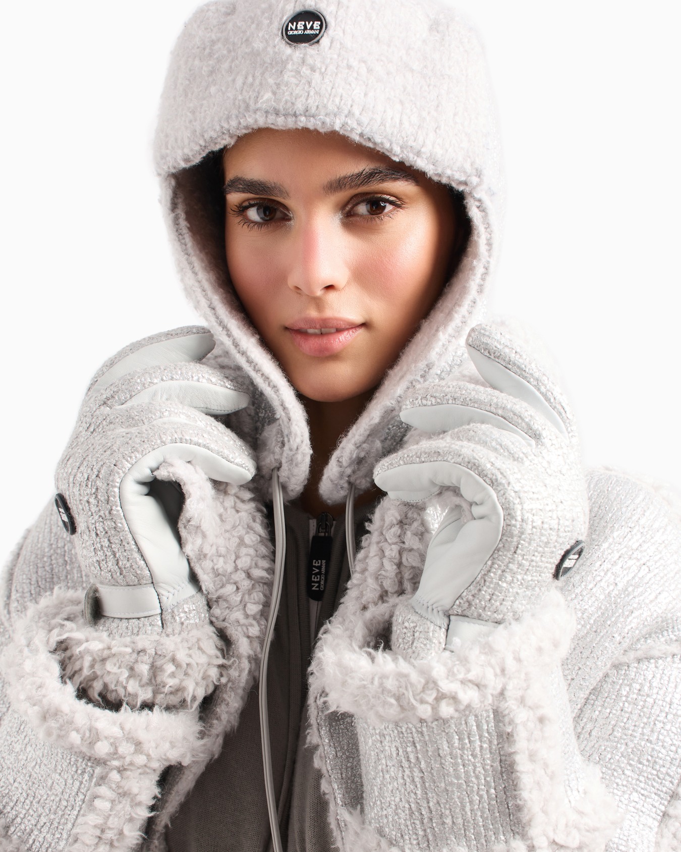 Giorgio Armani Neve hooded sweatshirt in cashmere interlock Slide 5
