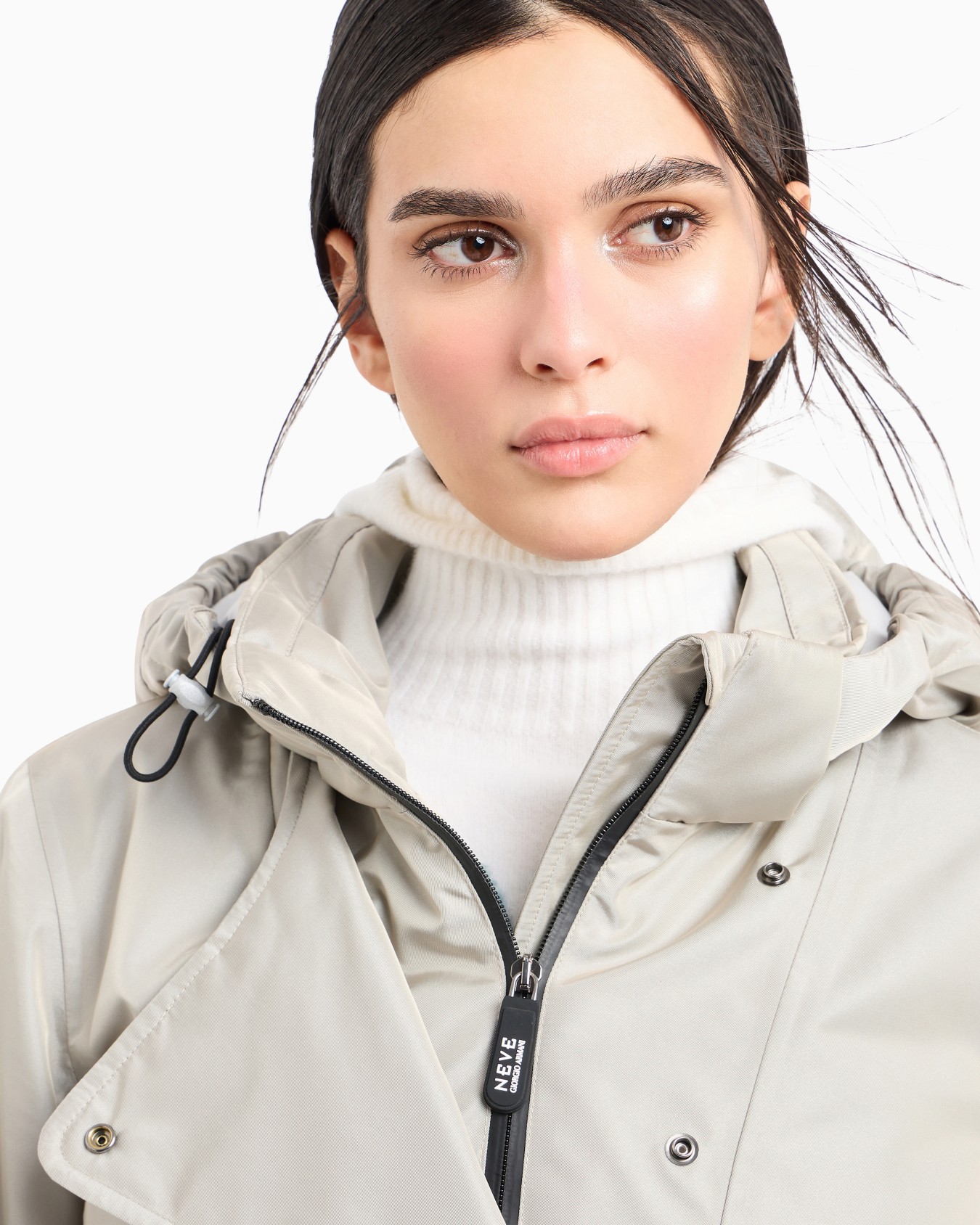 Giorgio Armani Neve hooded ski jacket in technical gabardine Slide 5