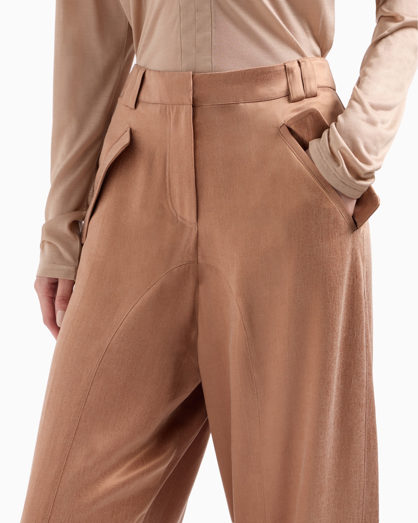 Straight-cut viscose and cupro trousers Slide 5