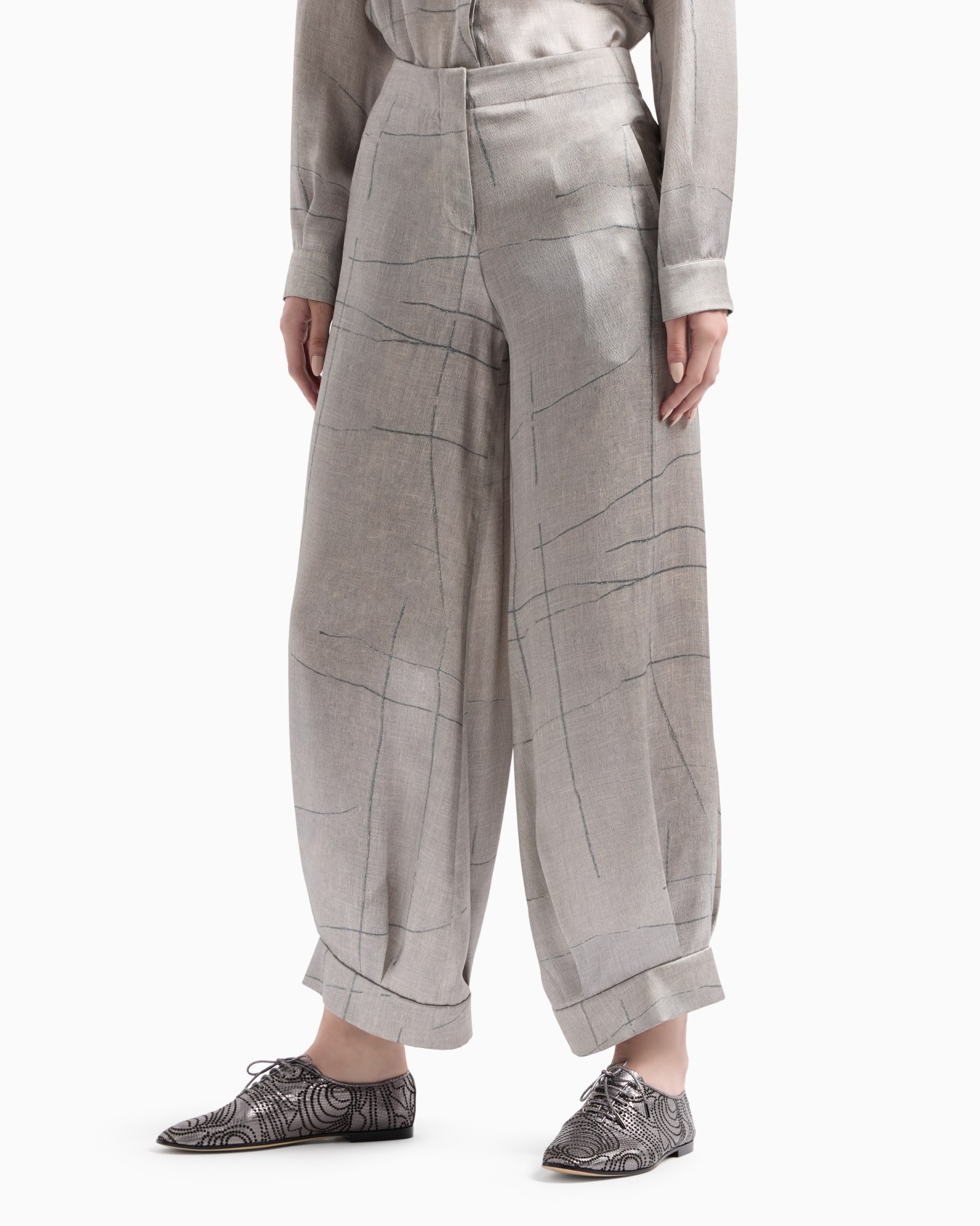 Wide-leg trousers in printed silk satin Slide 4