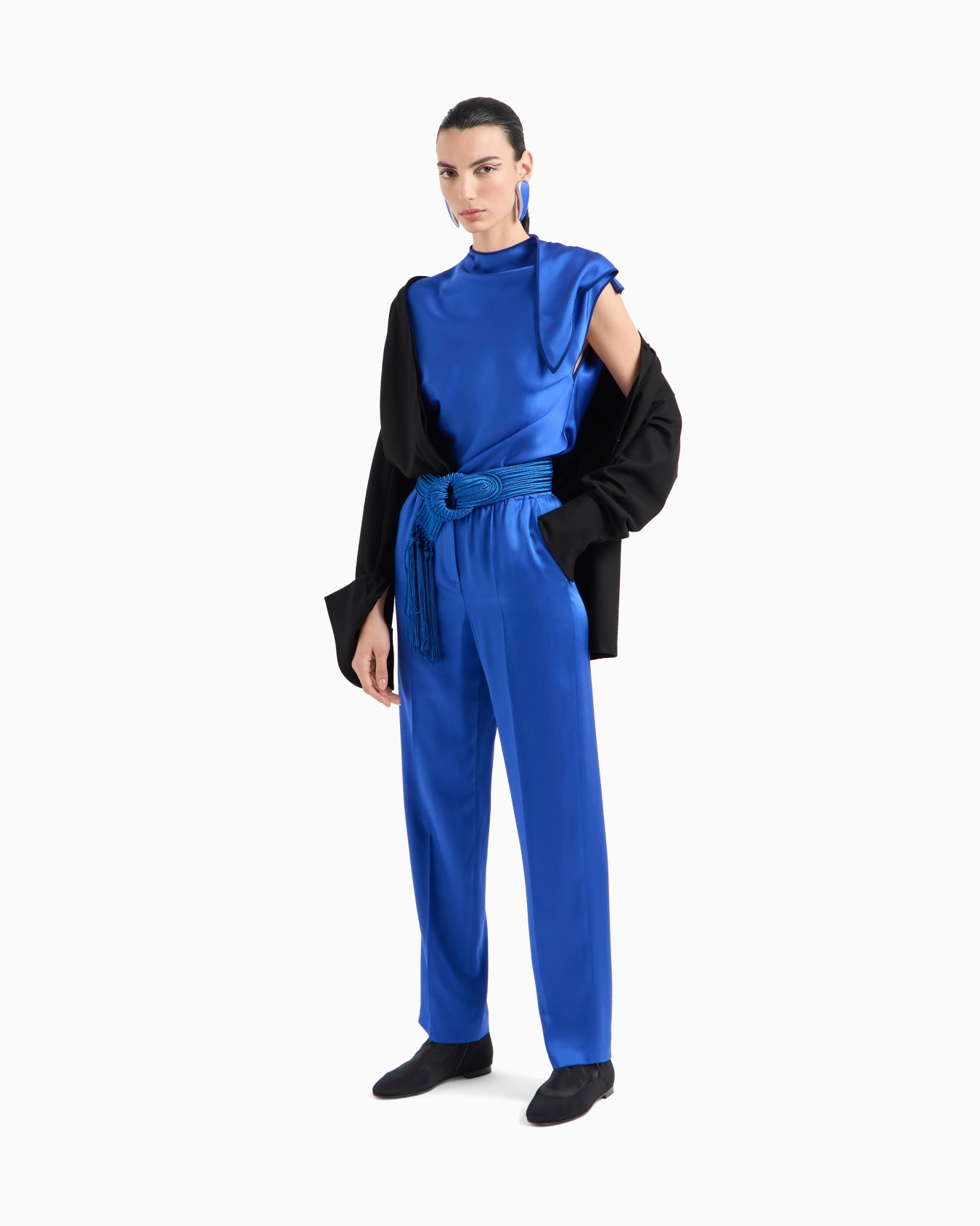 ストレートカットパンツ ダブルシルクサテン スライドする 2
