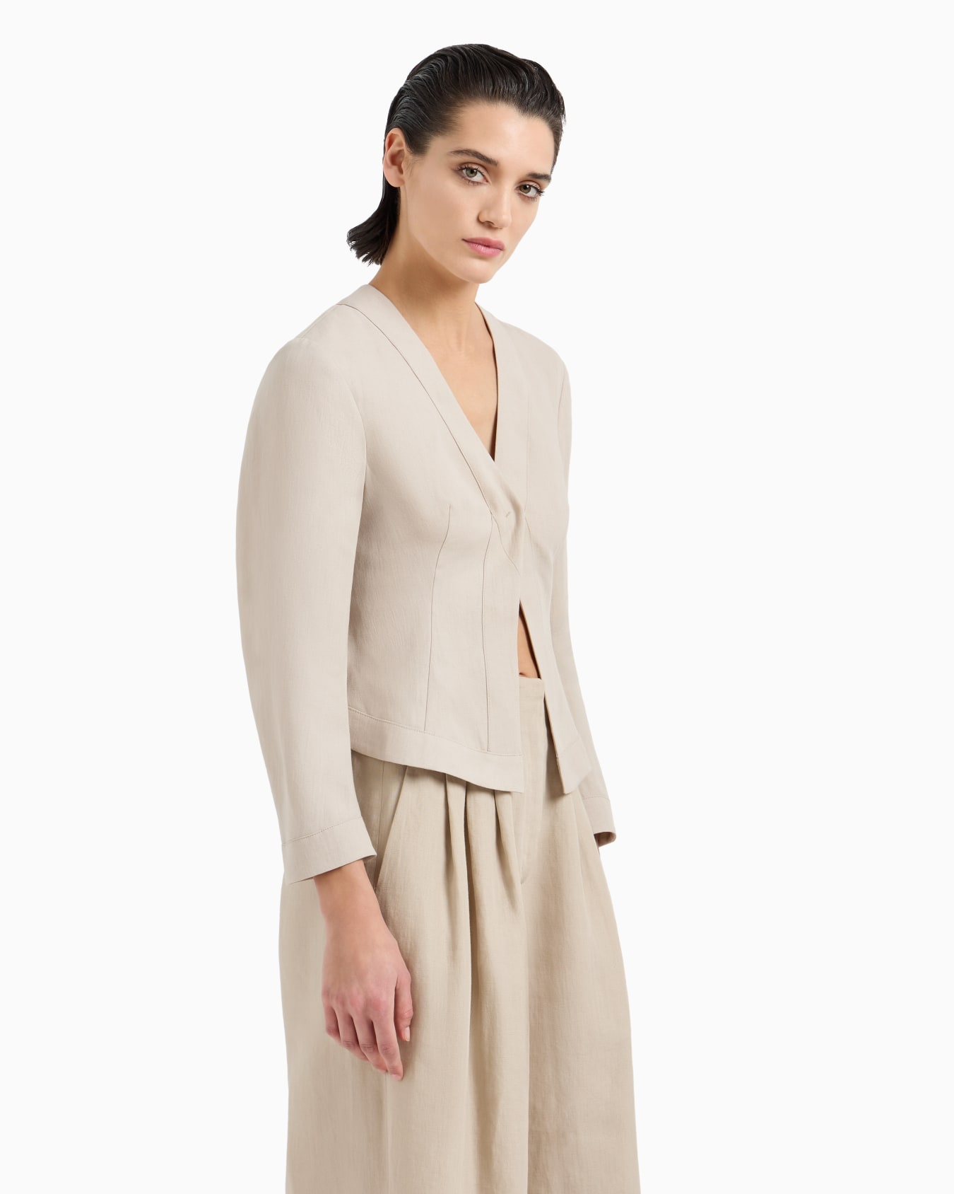 Short, single-breasted linen jacket Slide 3