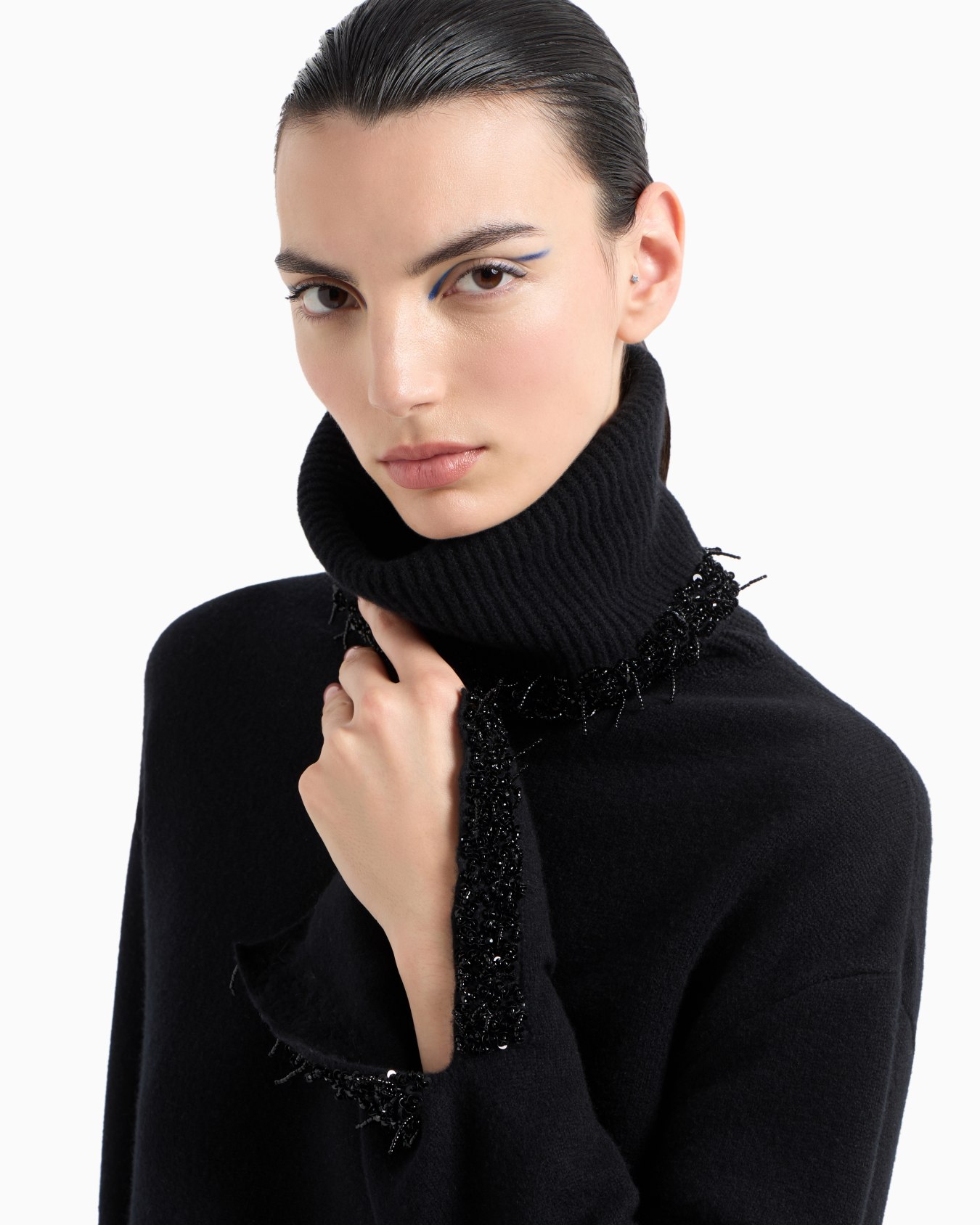 Mock-neck jumper in cashmere and wool with embroidery Slide 5