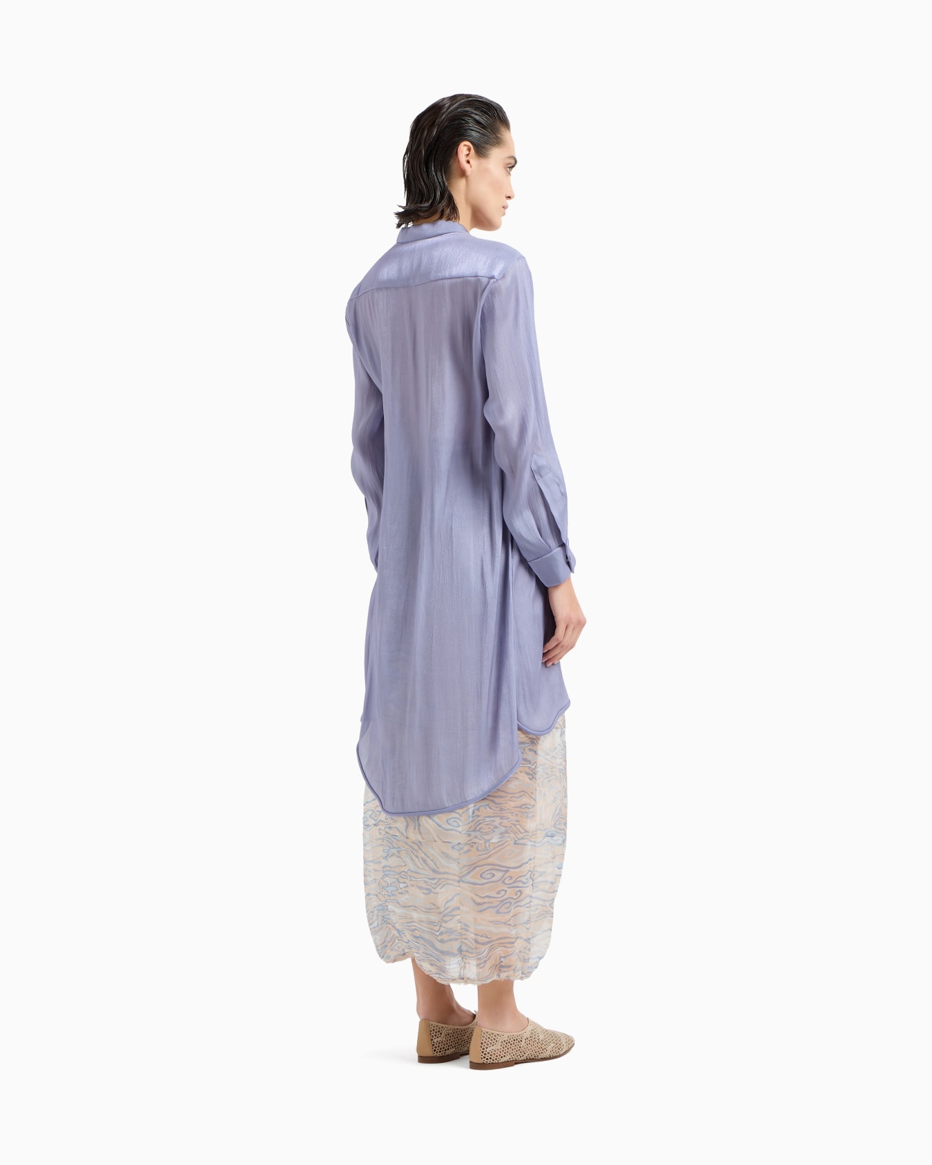 Long shirt in shiny fabric Slide 2