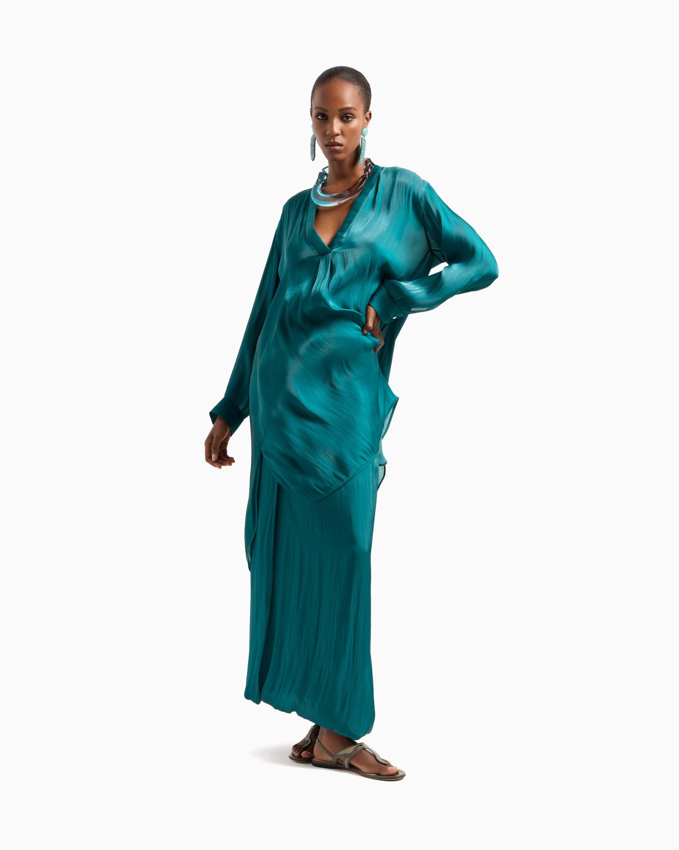 Long skirt in double silk satin Slide 2