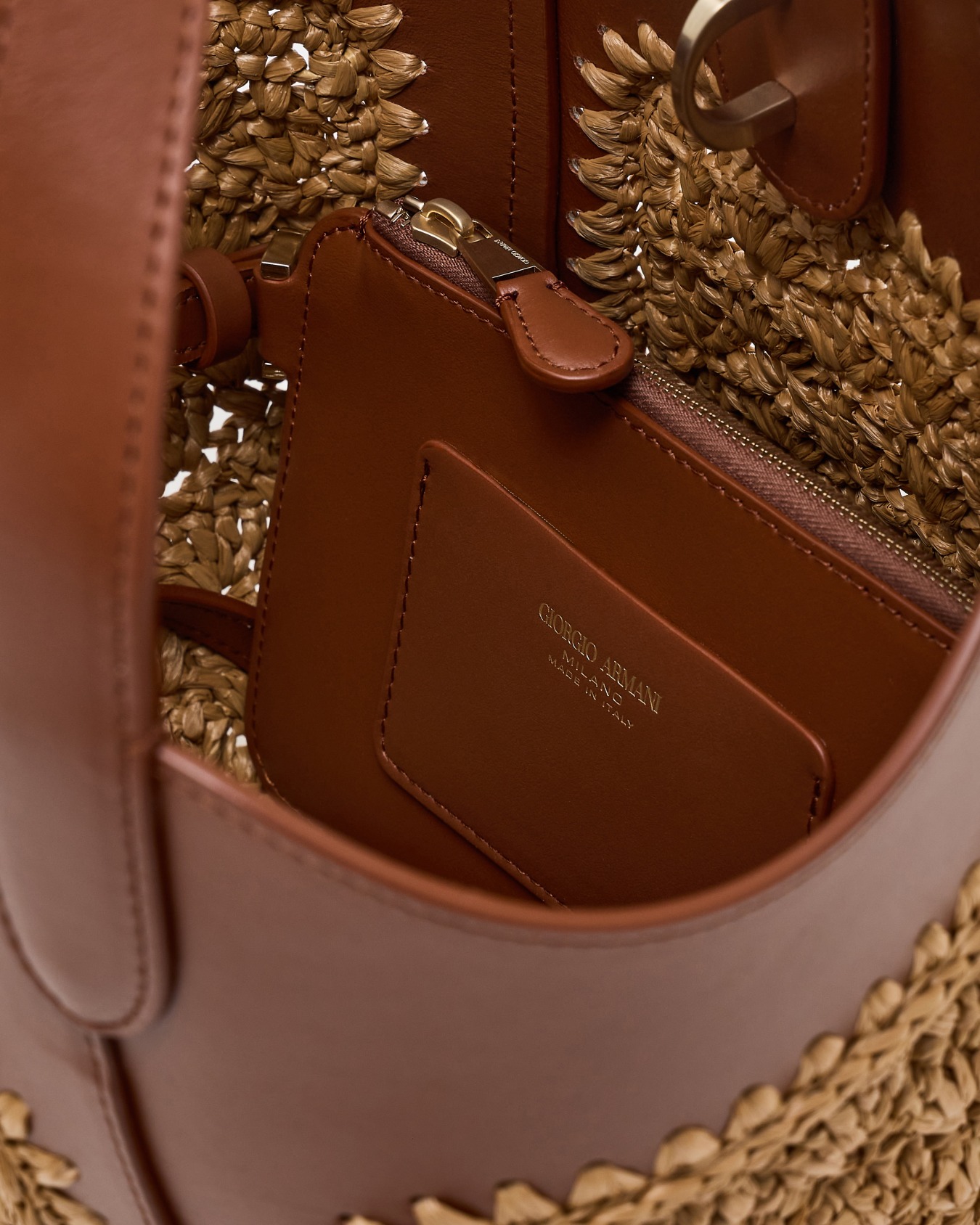 Petit sac à main en cuir et raphia en point éventail Diapositive 3