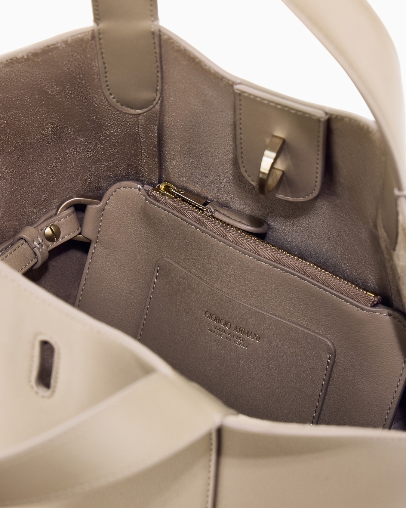 Handtasche aus Leder mit geometrischem Boden und Pochette Folie 3