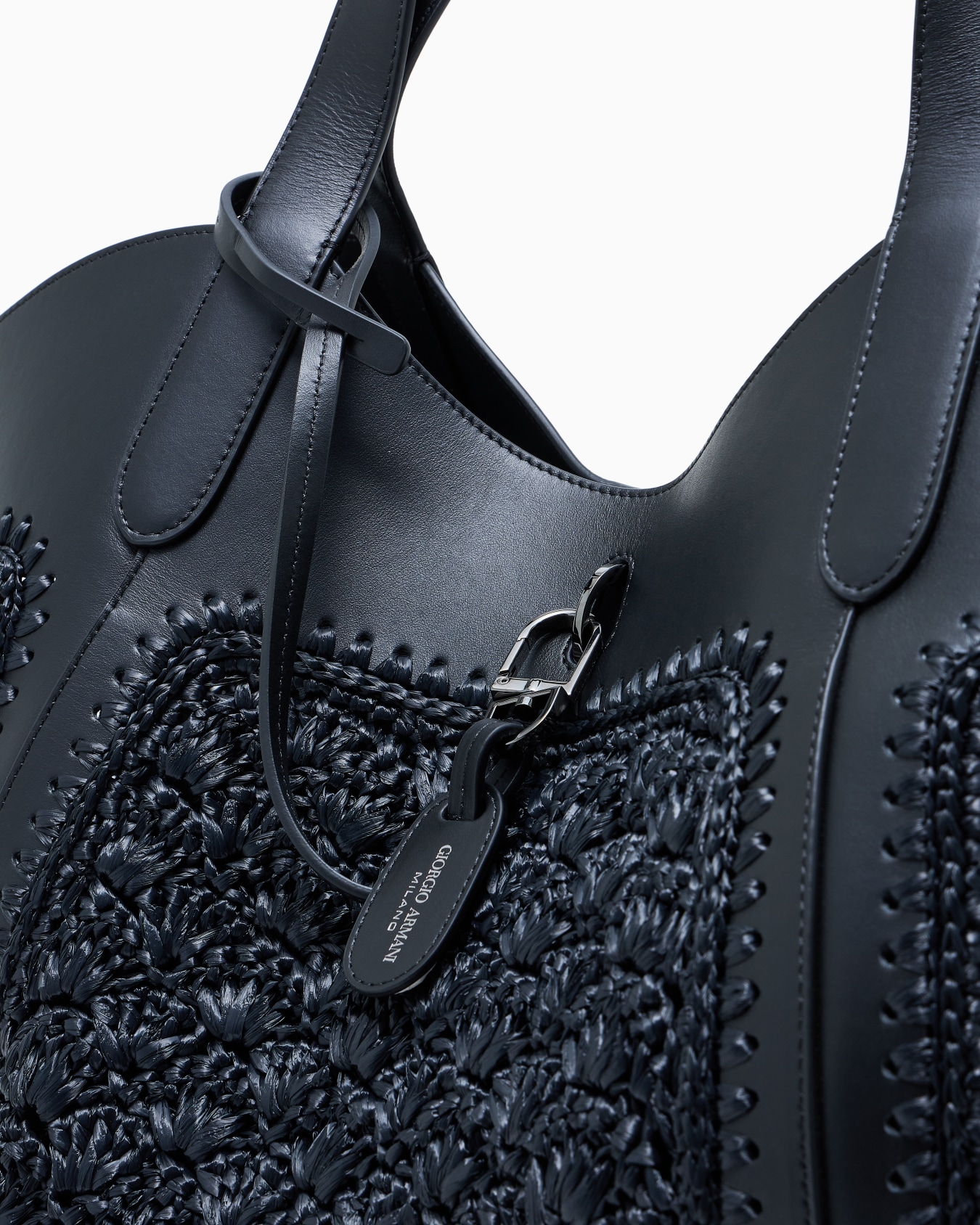 Large handbag in leather and fan-stitch raffia Slide 4