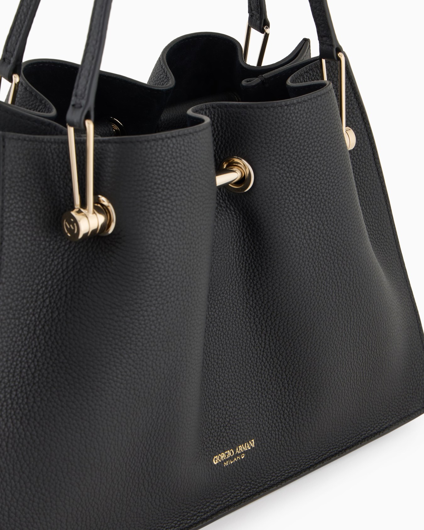 Small shopper bag in pebbled leather Slide 4