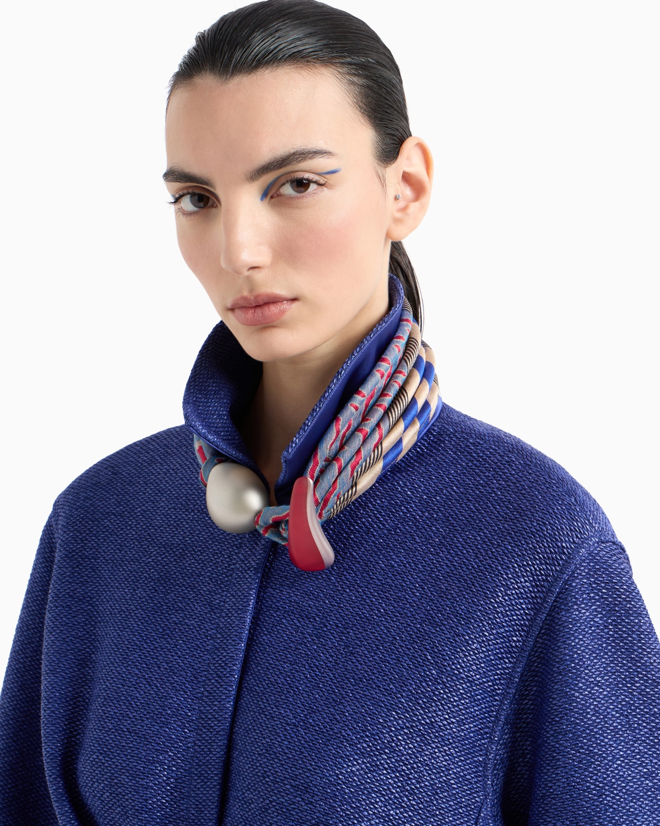 Fabric choker necklace with satin elements Slide 2