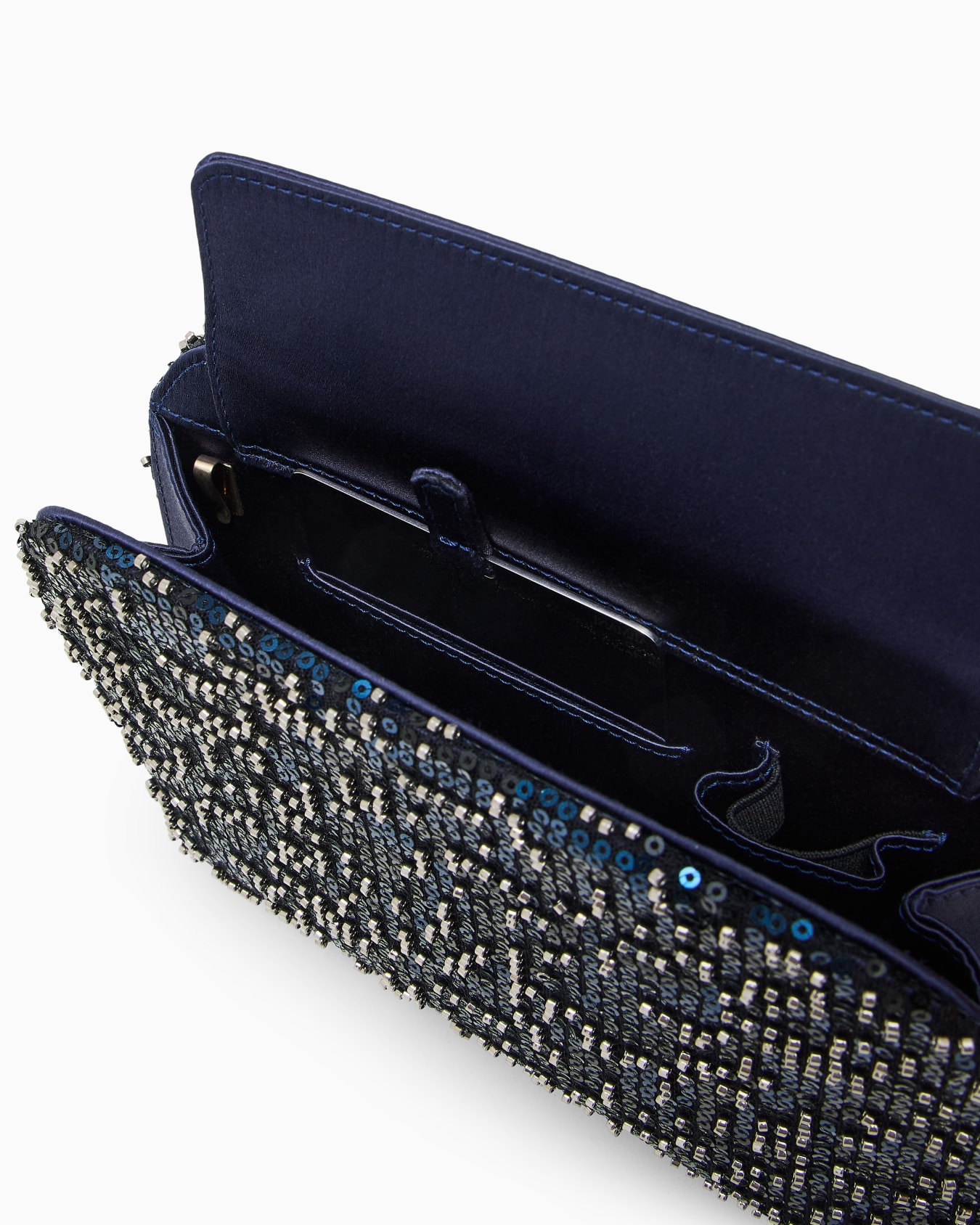 Clutch La Prima aus Satin mit Pailletten und Kettenriemen Folie 3