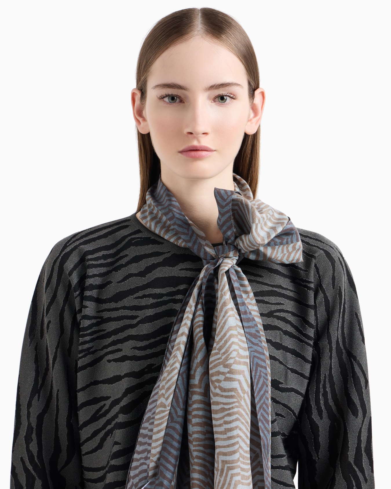 Printed silk stole Slide 2