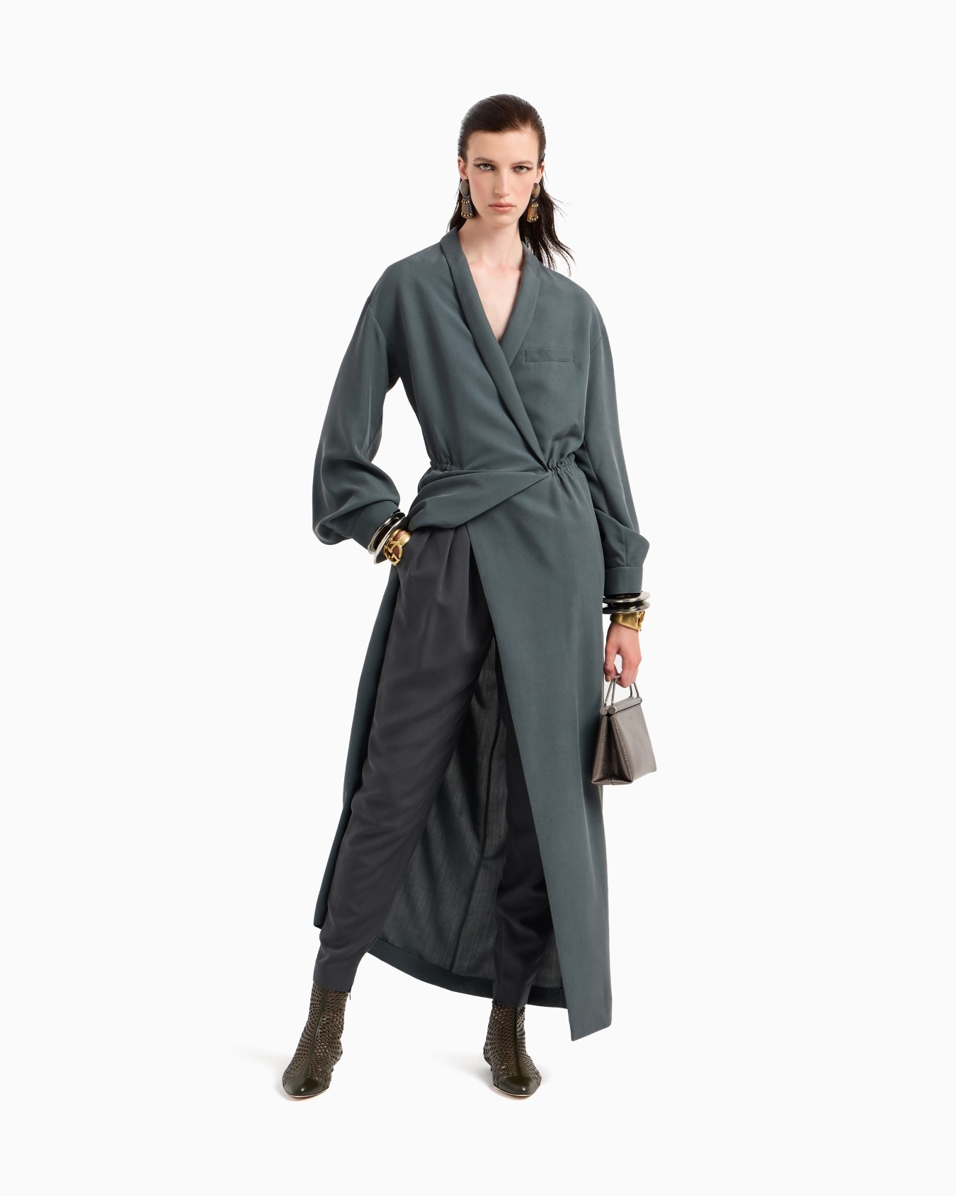 Long dress in washed silk shantung Slide 2