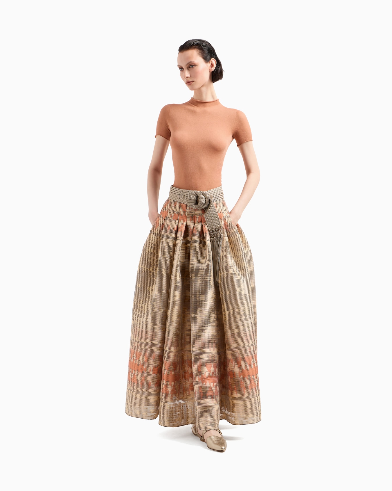Long skirt in a silk blend jacquard canneté Slide 2