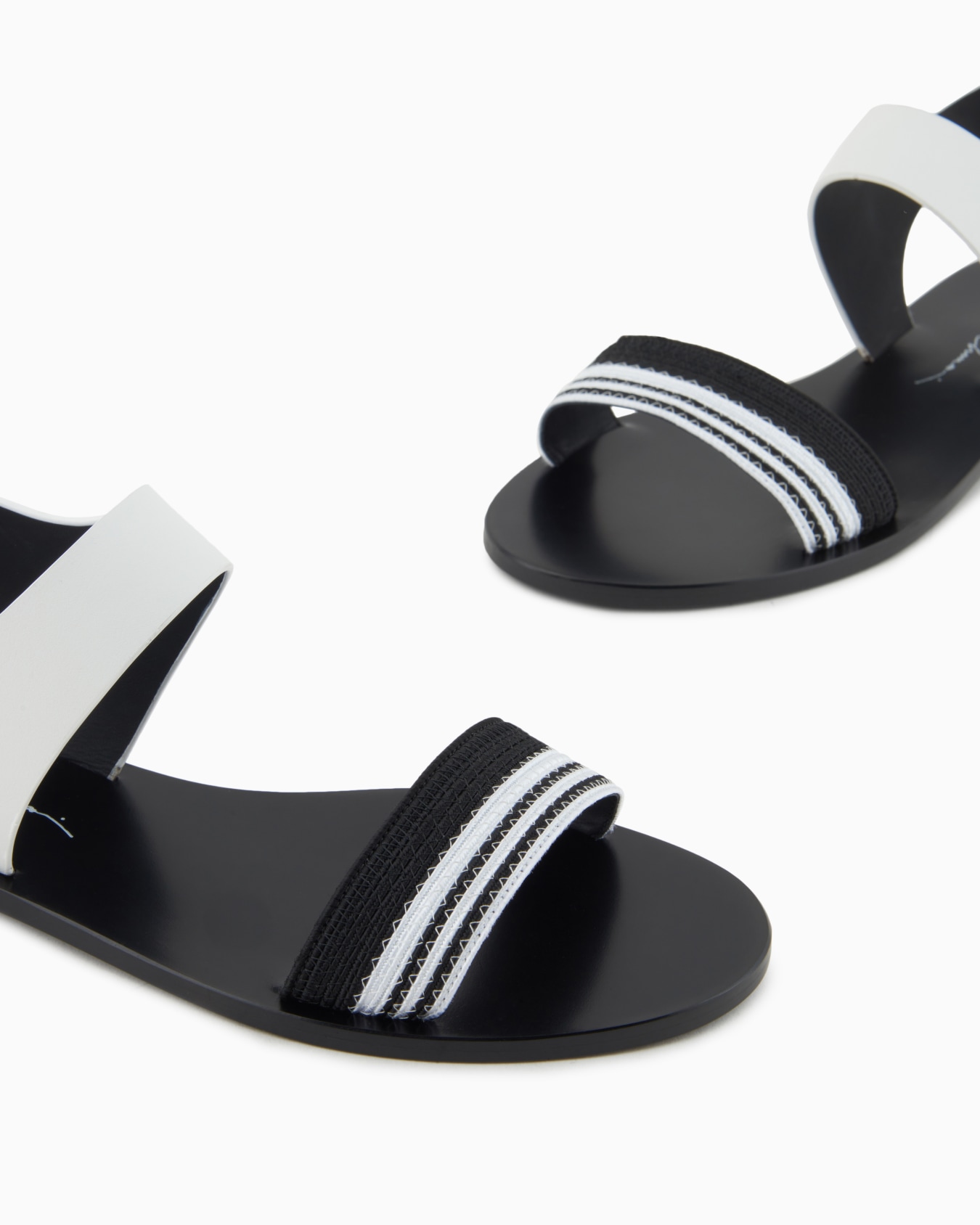 Flat sandals in leather and fabric Slide 4