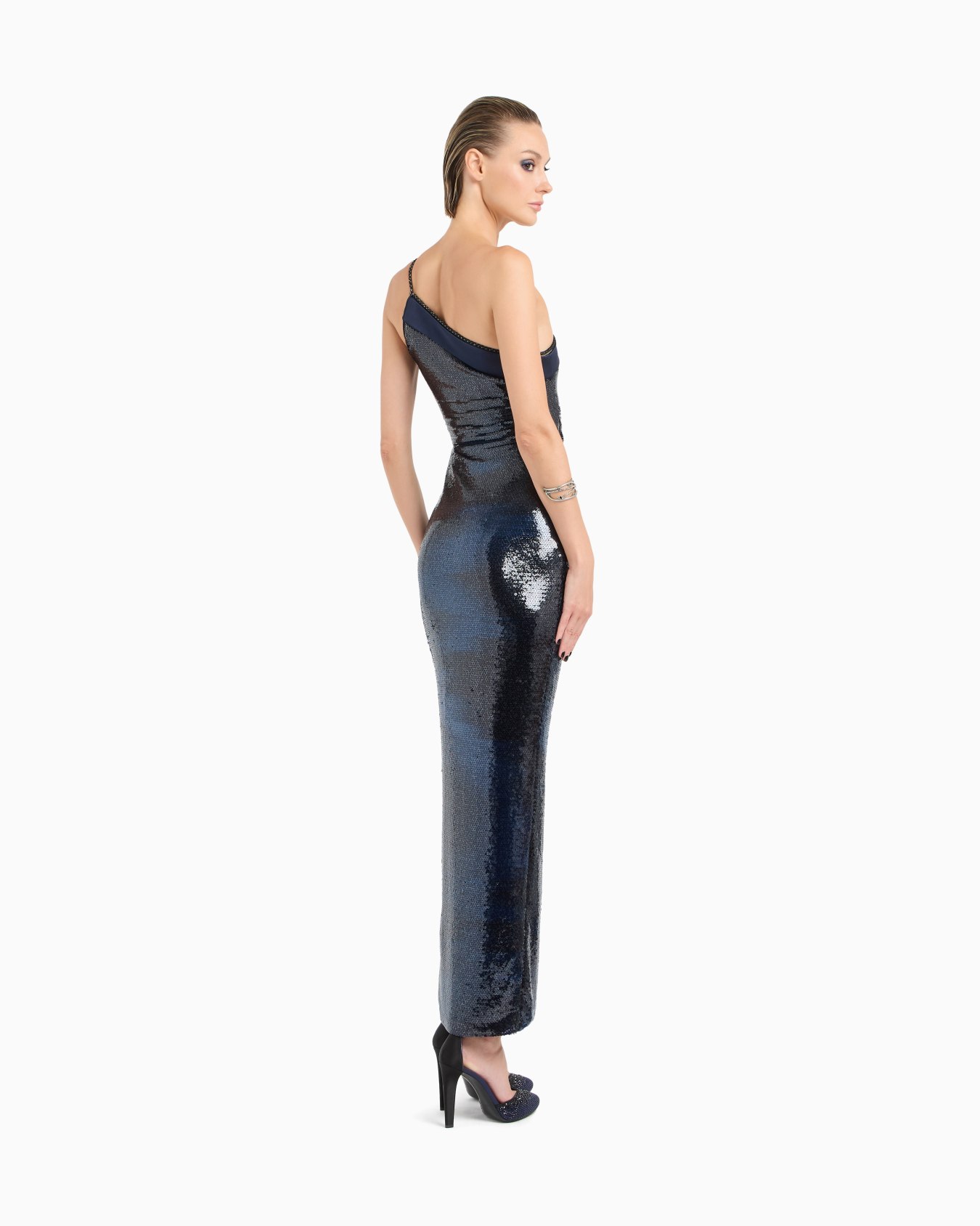 One-shoulder long tulle dress with sequin embroidery Diapositiva 2