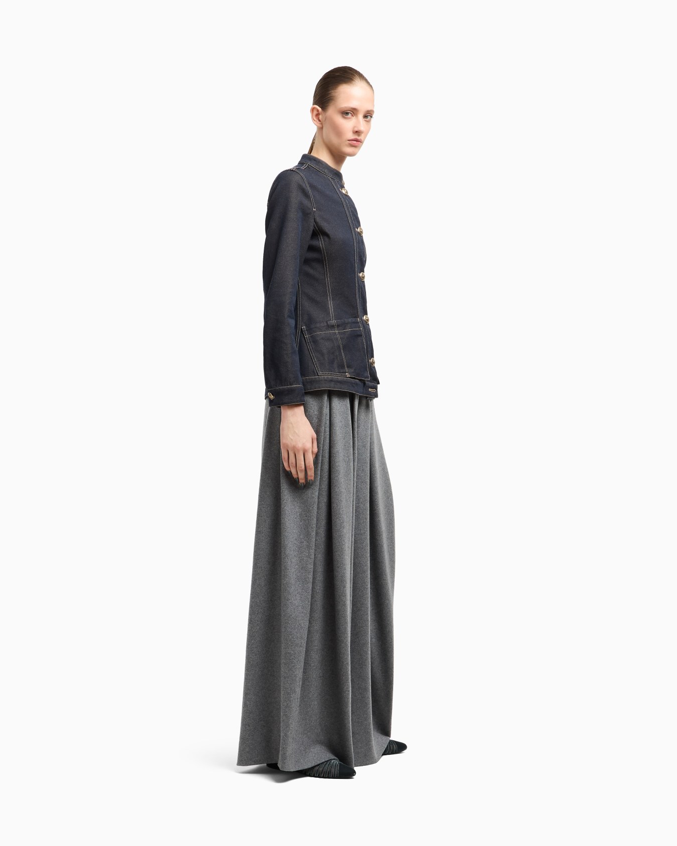 Double-pleat trousers in virgin wool cloth Slide 2