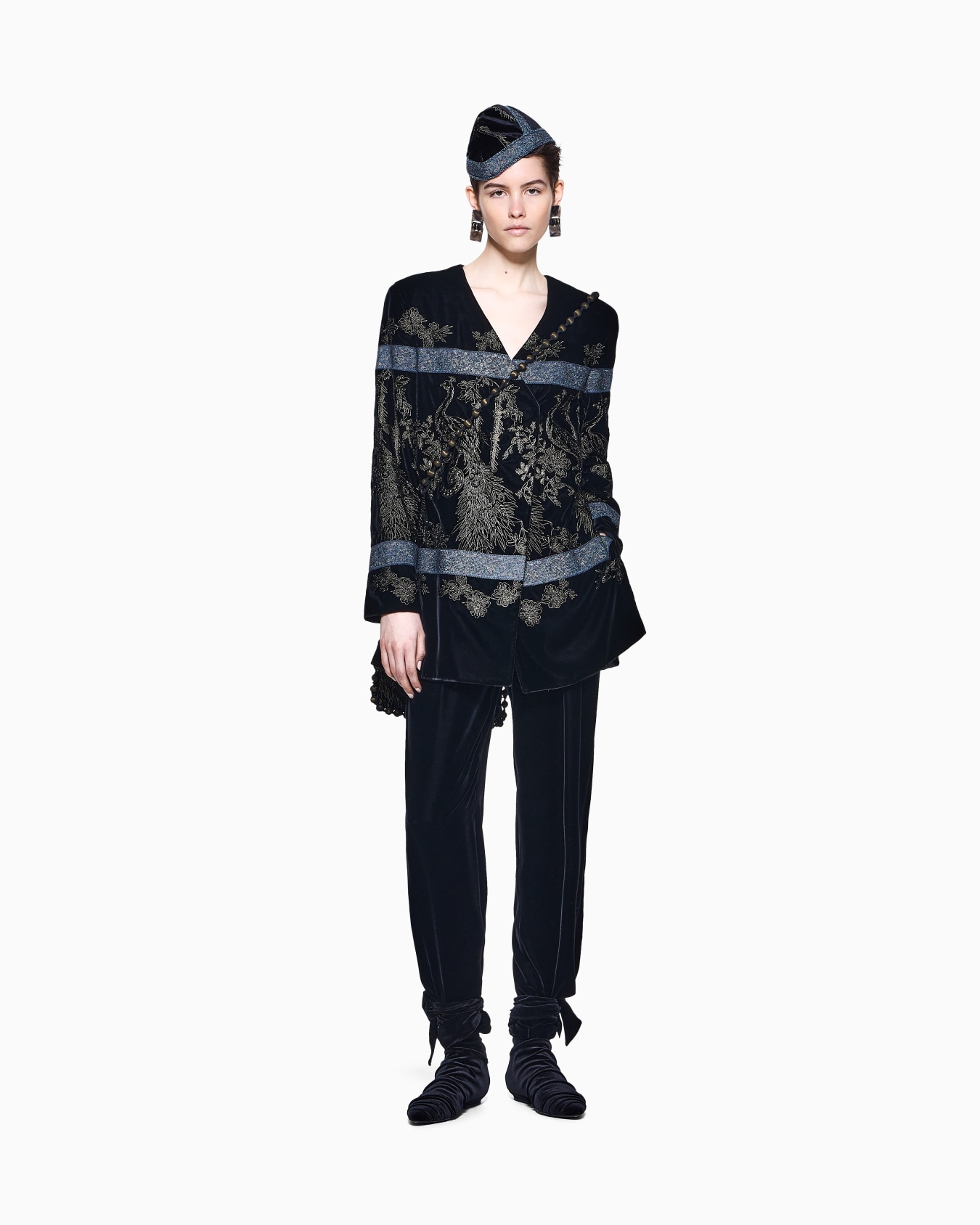 Straight-cut velvet trousers Slide 2