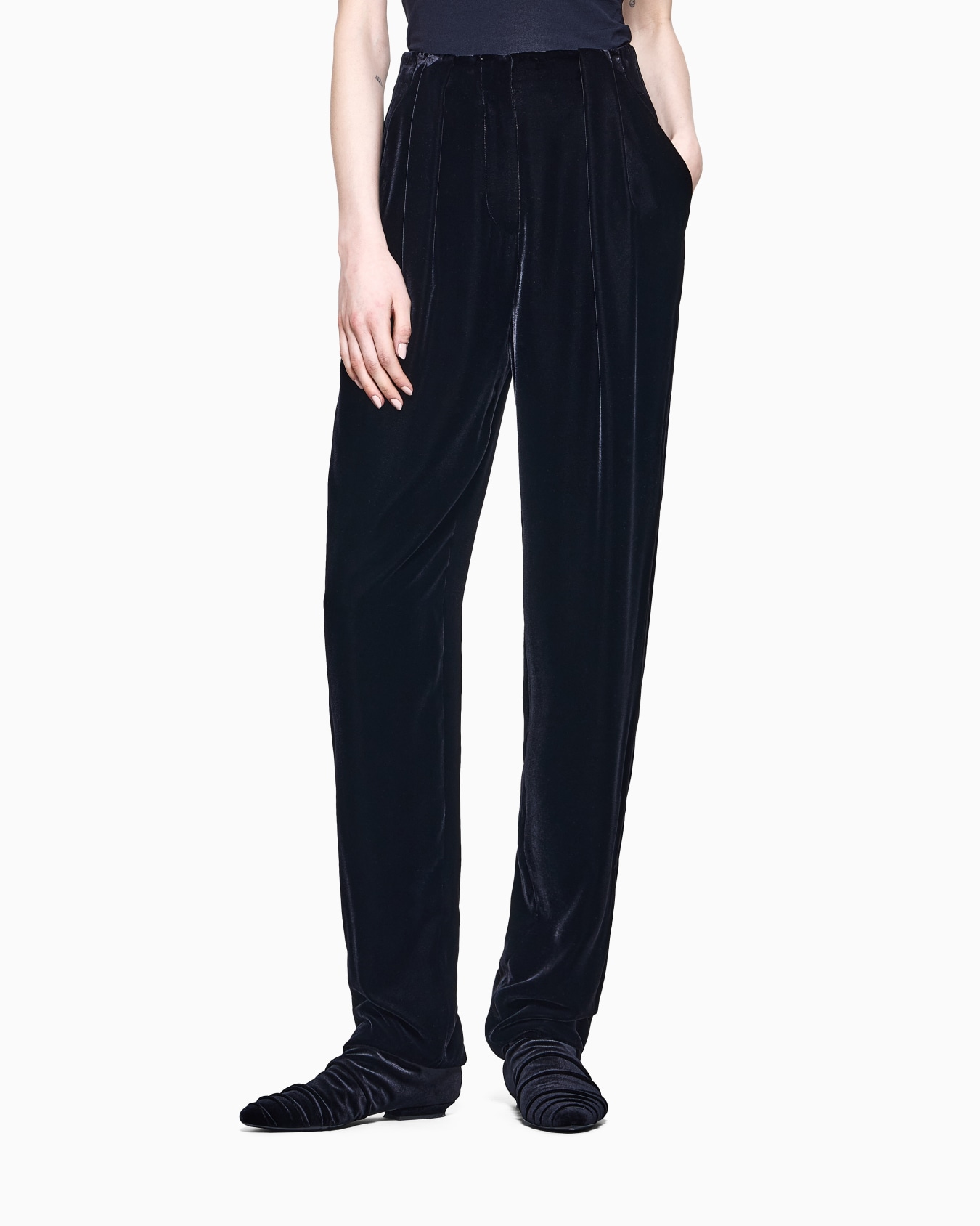 Straight-cut velvet trousers Slide 4