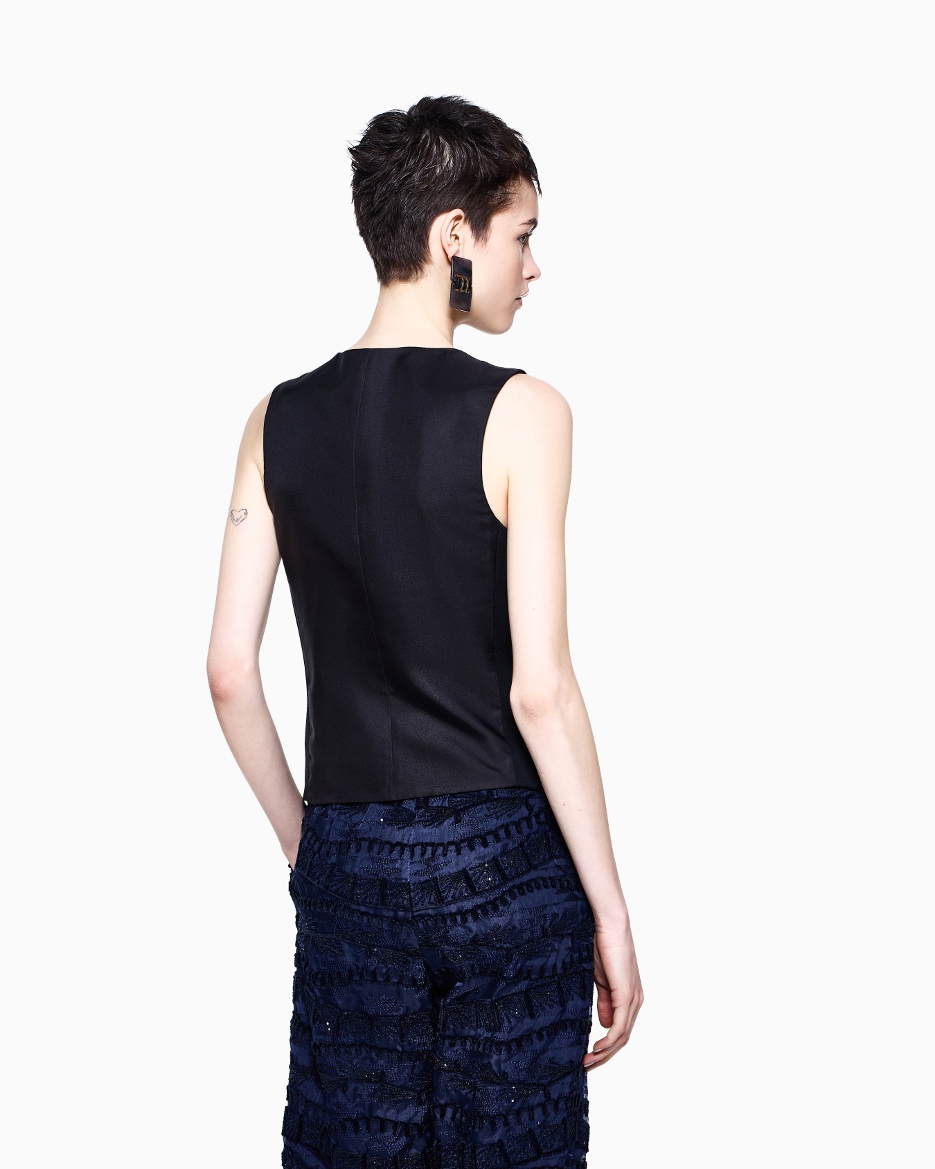 Single-breasted wool waistcoat Slide 3
