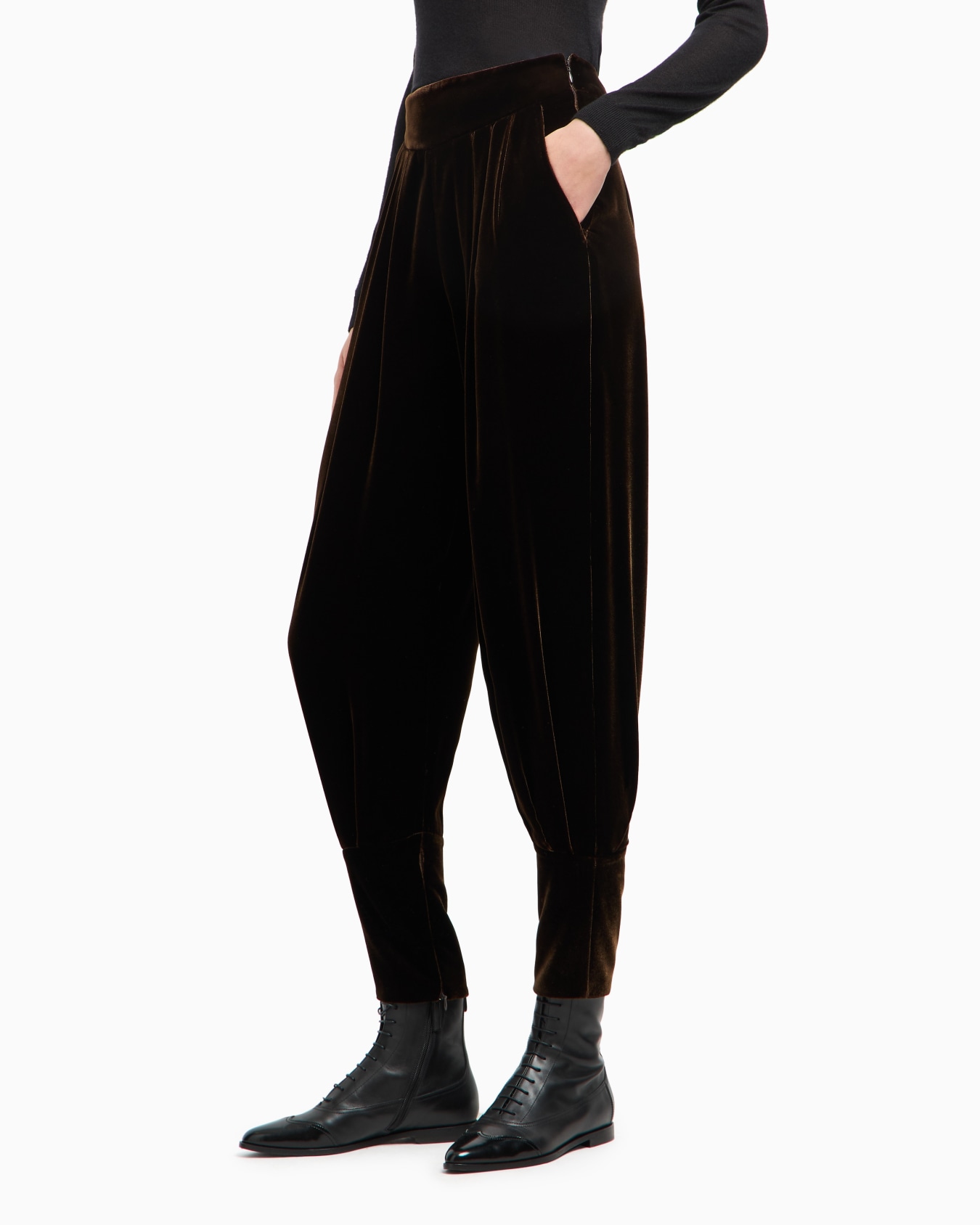 Velvet trousers with darts Slide 4
