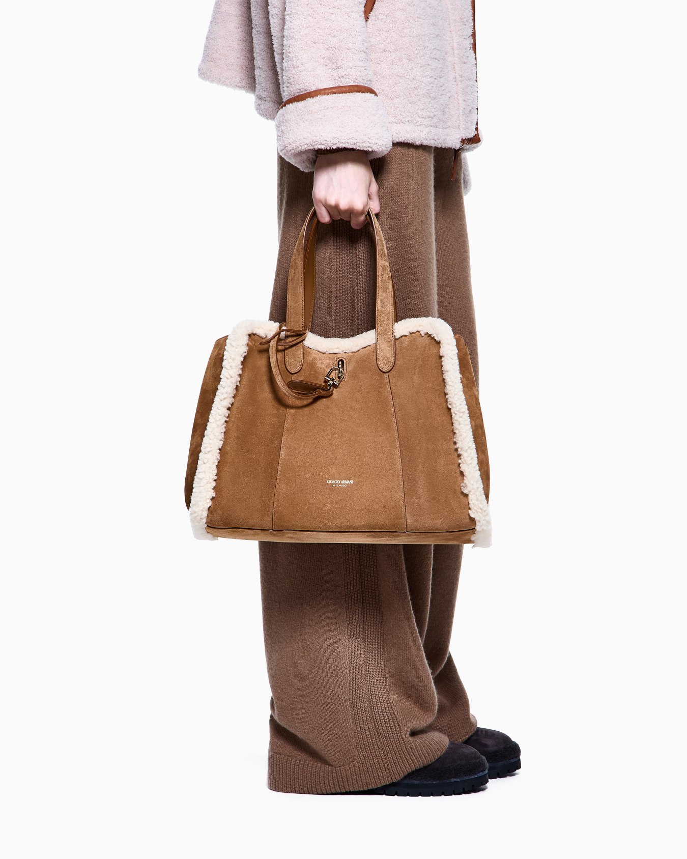 Tote bag grande in suede e shearling di montone Giorgio Armani Neve Slide 5