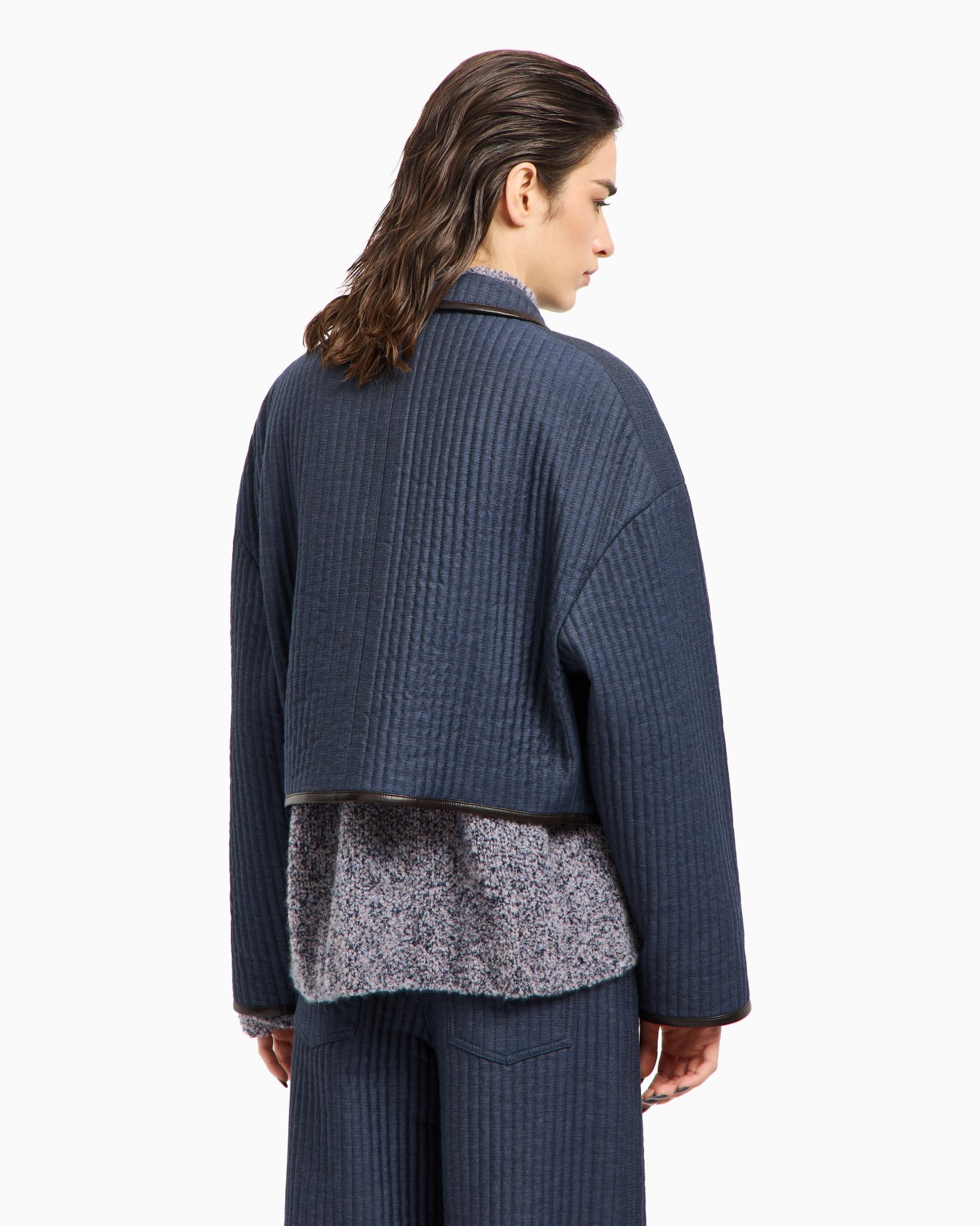 Blouson court en viscose, coton et soie avec motif matelassé collection Denim Diapositive 3
