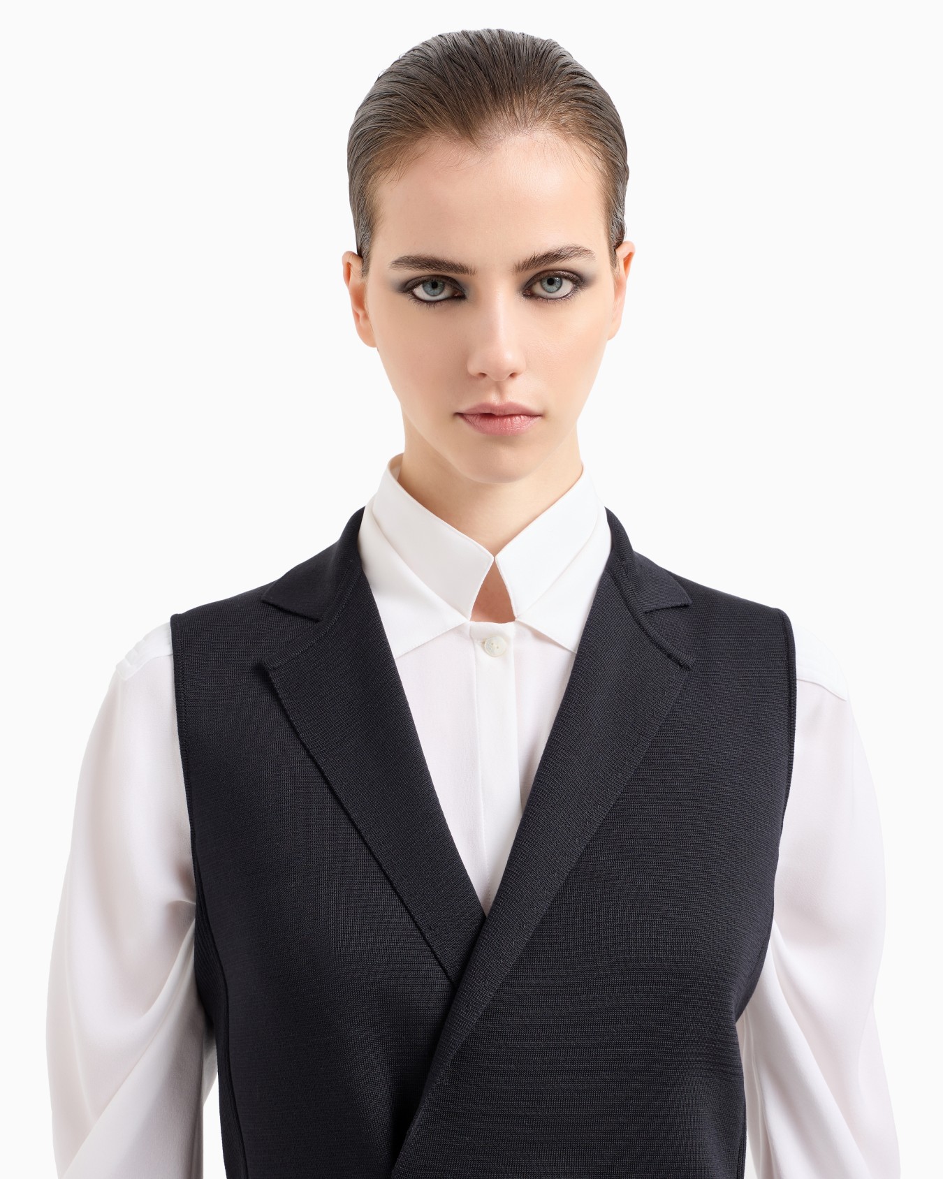 Silk knit double-breasted gilet Slide 5