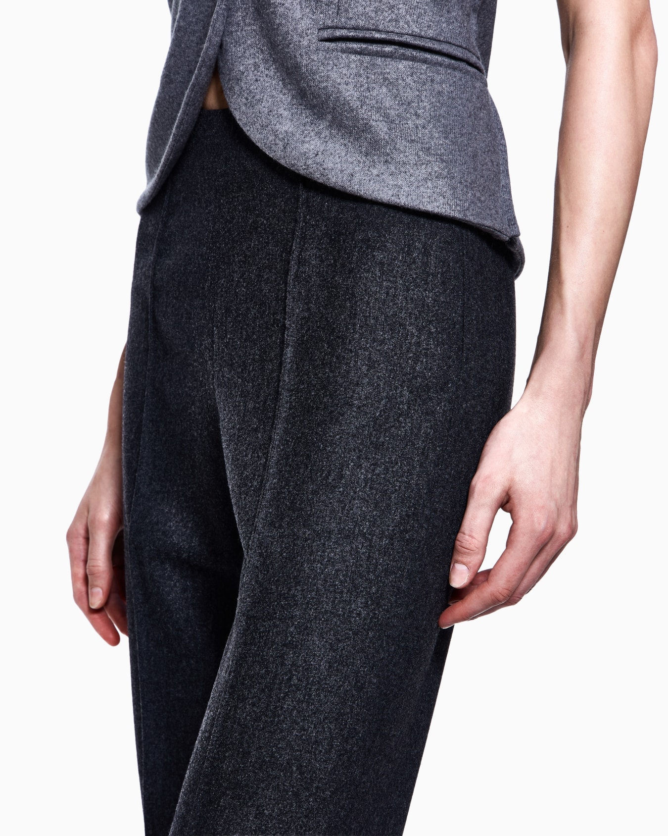 Straight trousers in wool-and-cashmere flannel Slide 4