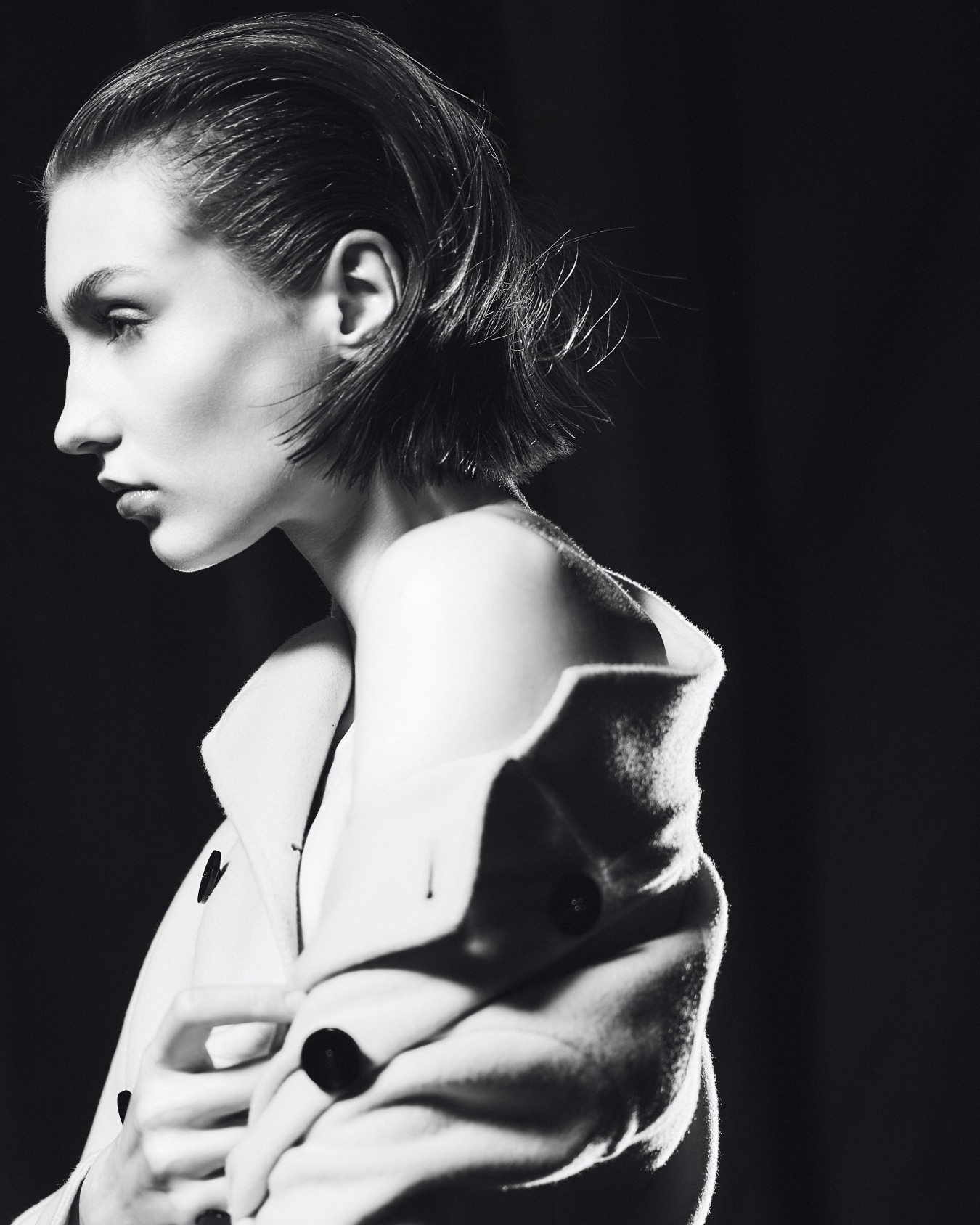 Double-breasted cashmere double cloth coat Slide 4